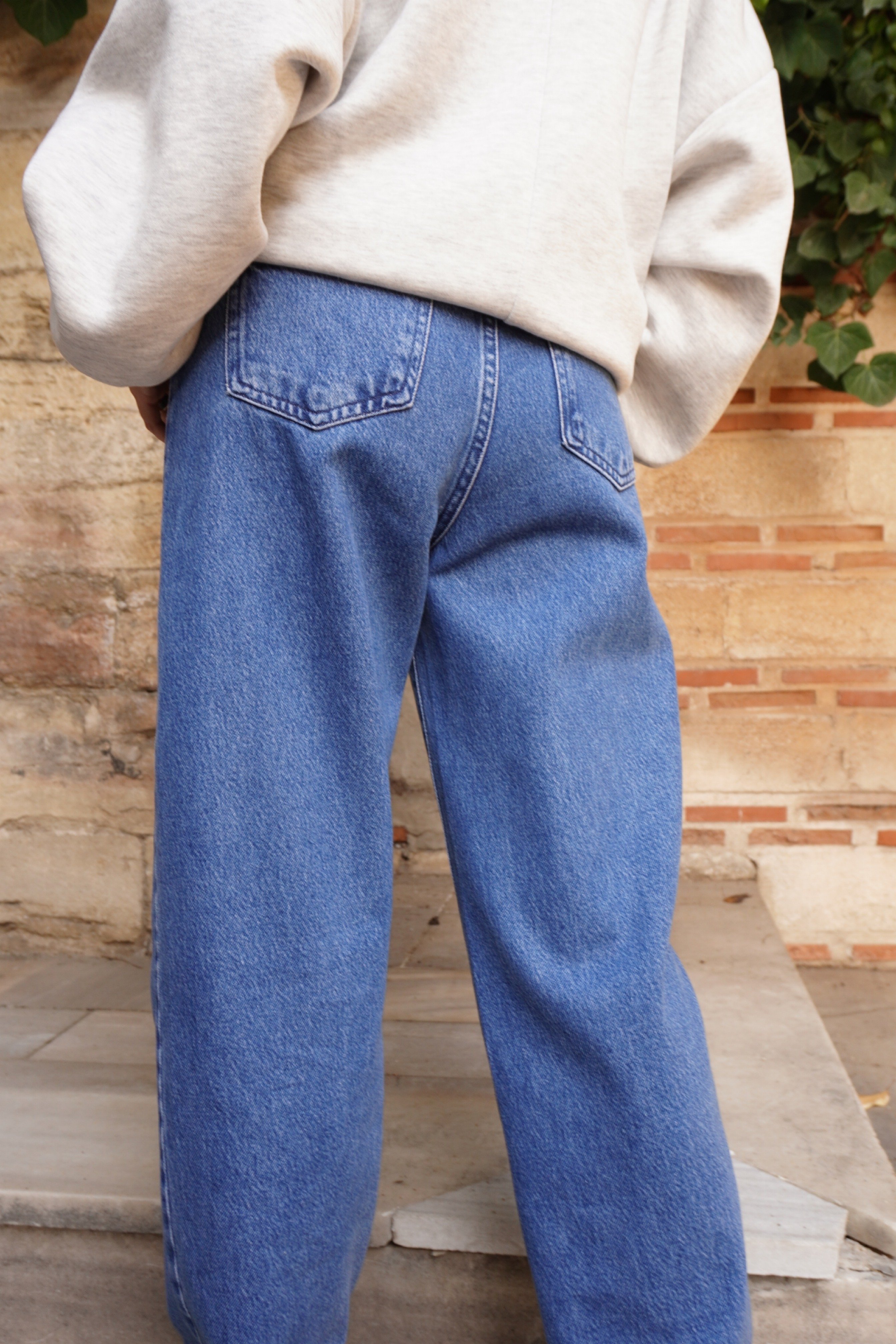 Nakışlı Yırtık Detaylı Mom Jean