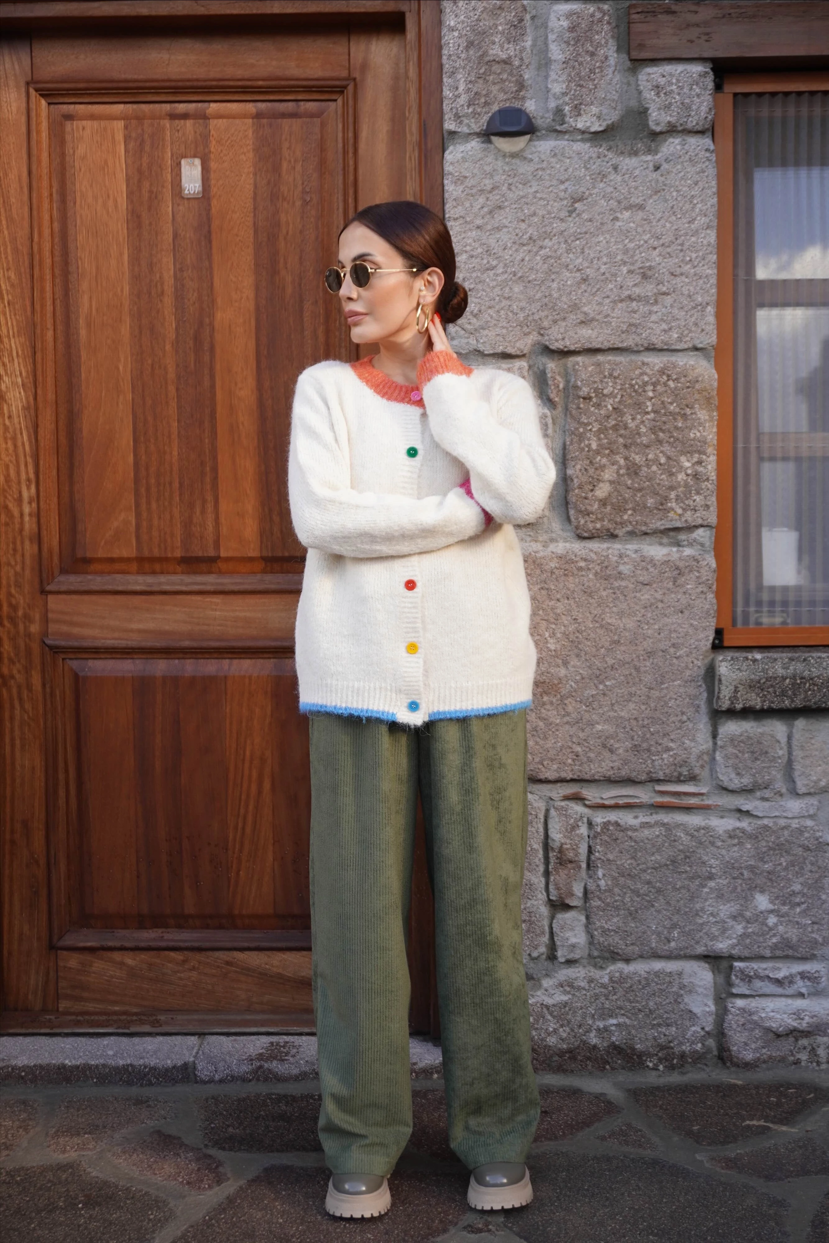 Beli Lastikli Fitilli Haki Kadife Pantolon