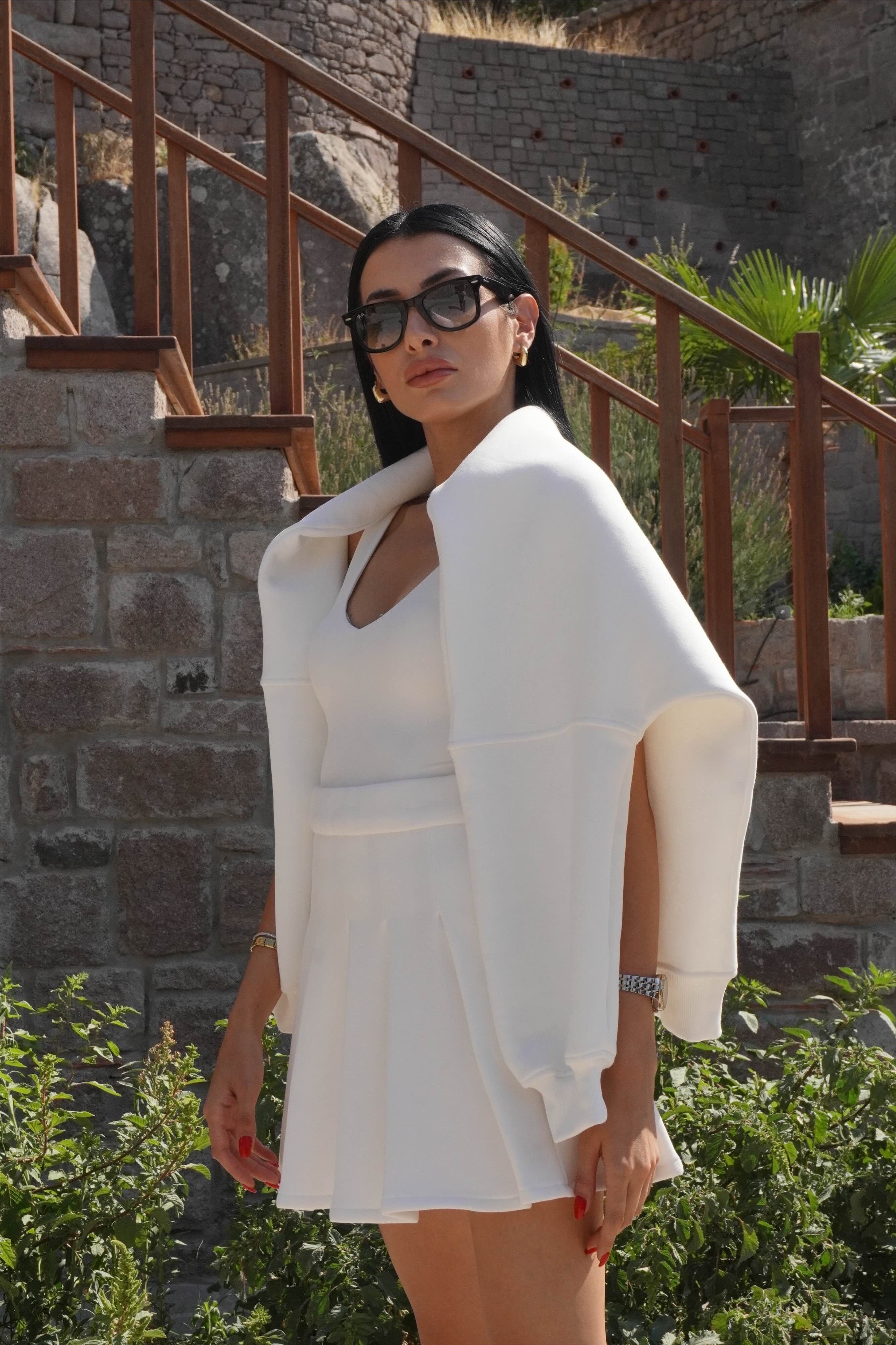 Oversize Beyaz Pileli Etek Takım
