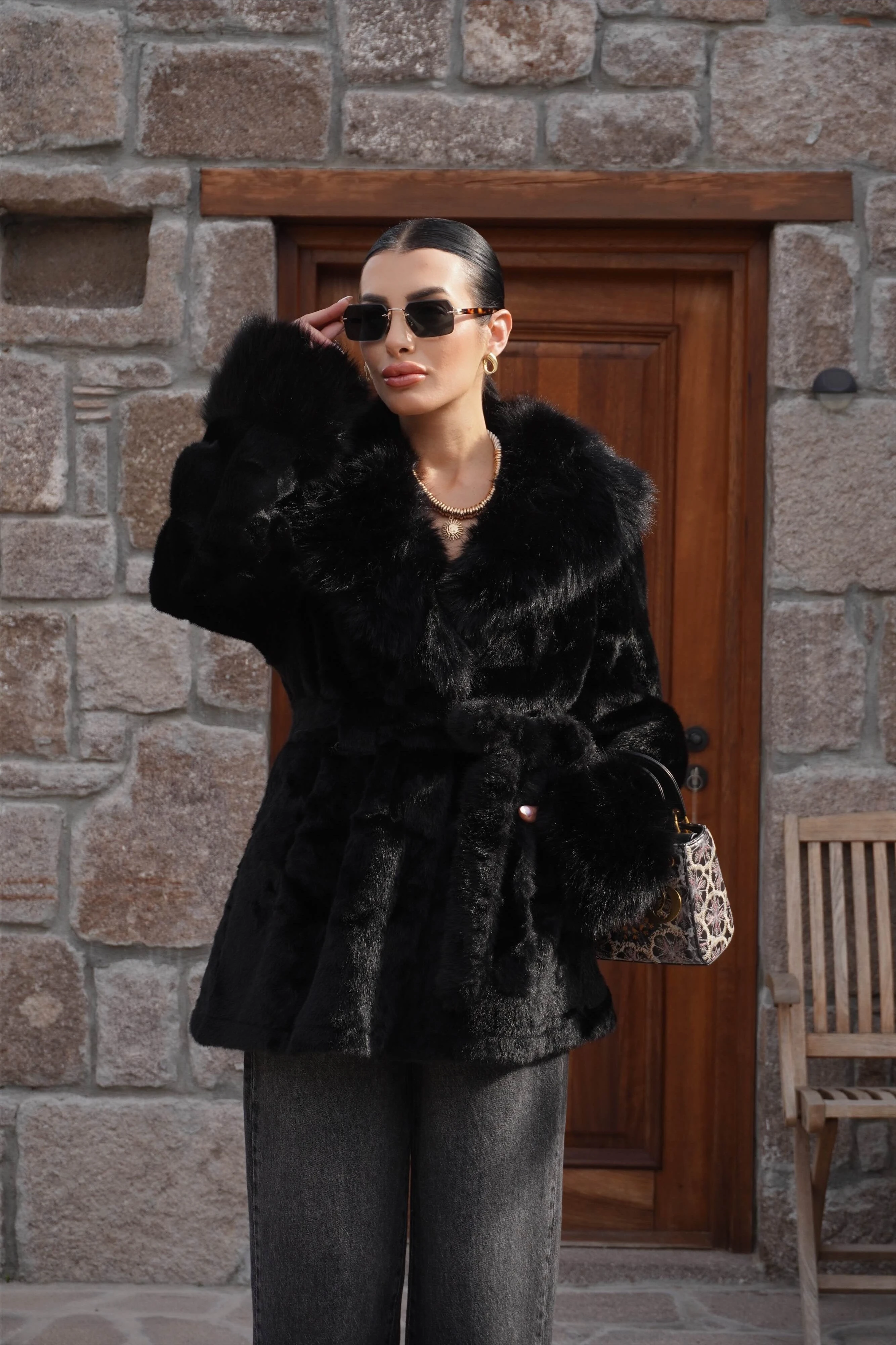 İthal Premium Kürk Yaka Siyah Peluş Kaban