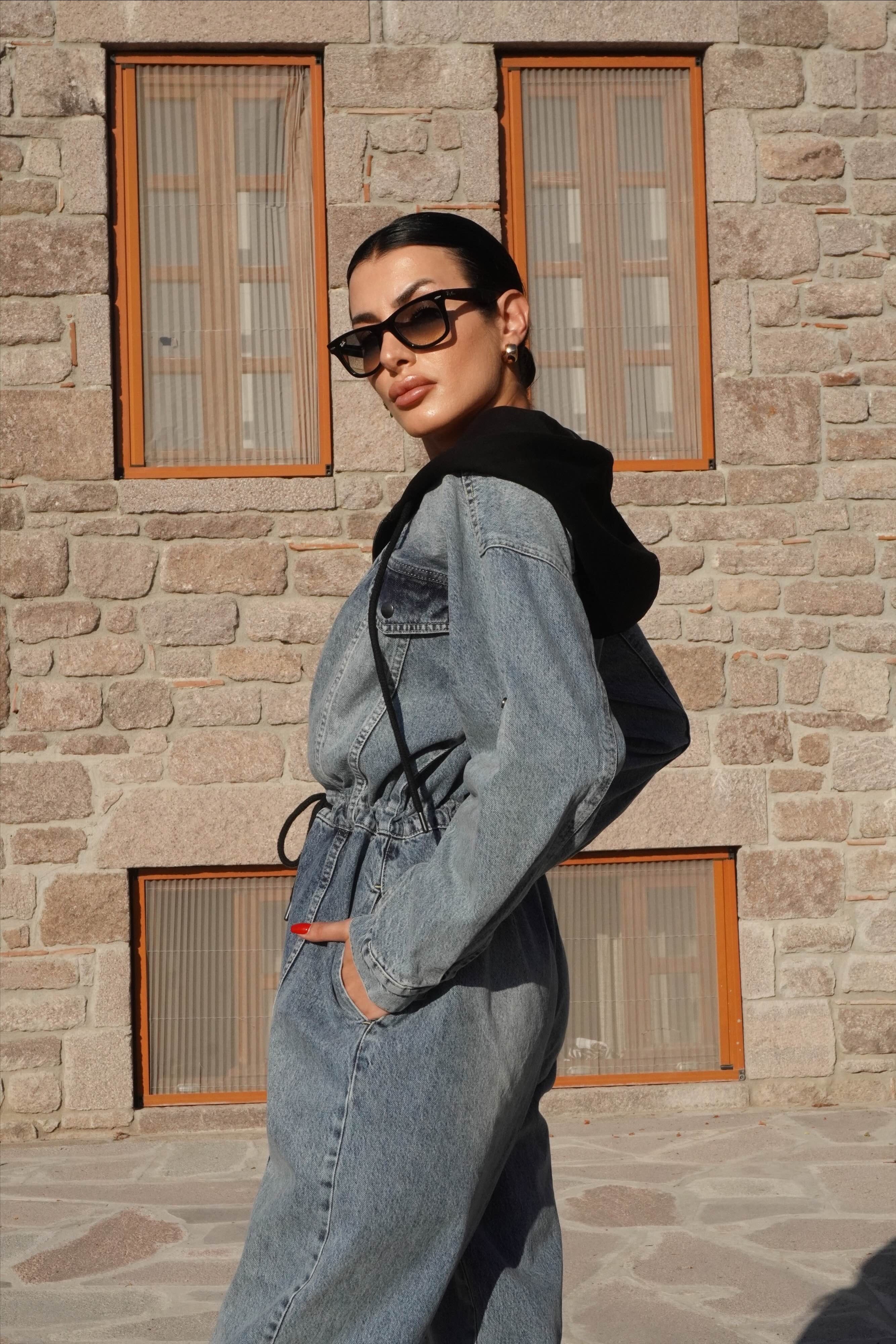 Kapüşon Detaylı Belden Büzgülü Denim Tulum 