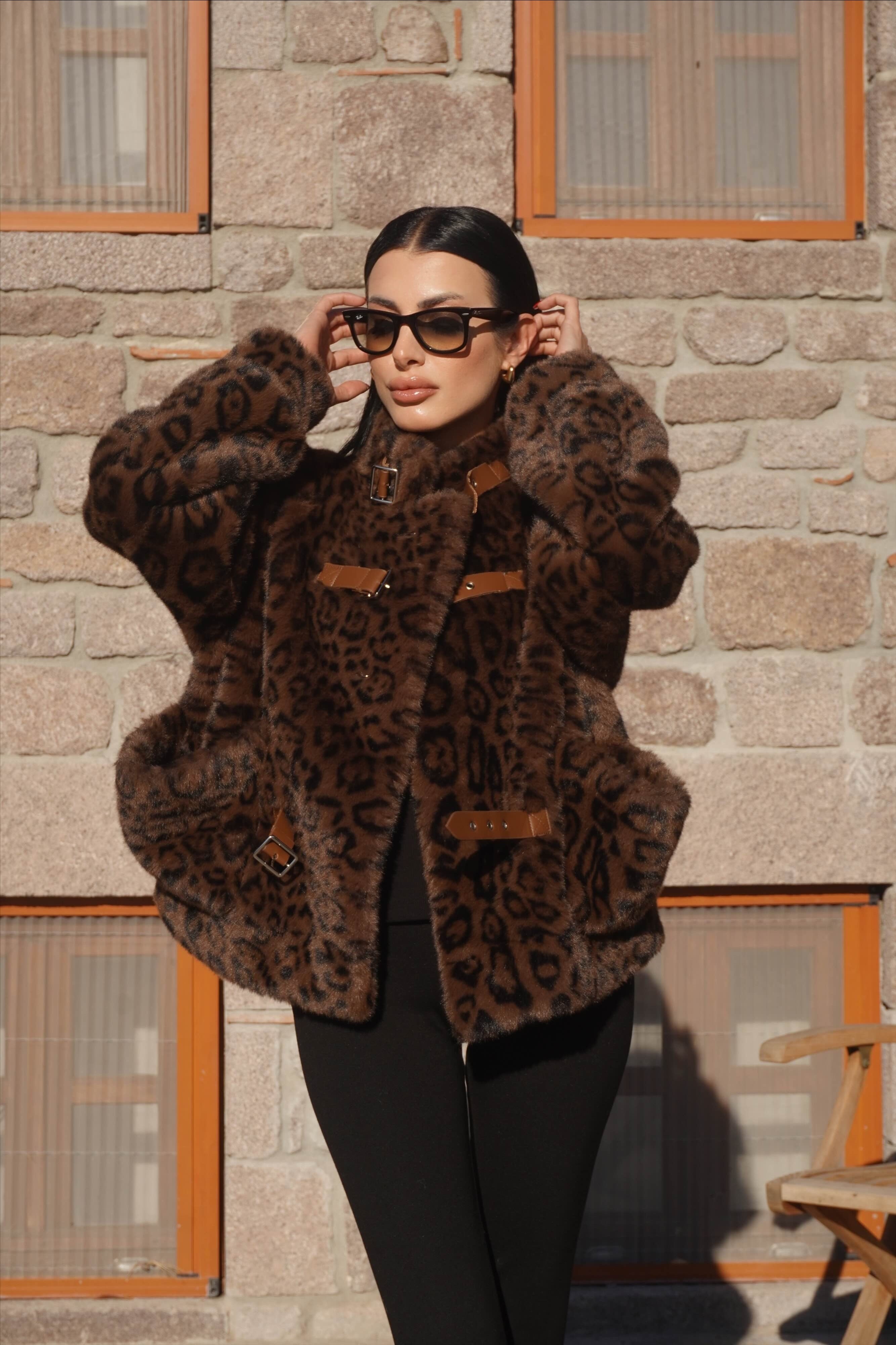 İthal Tasarım Premium Kemer Detaylı Leopar Desen Kürk 