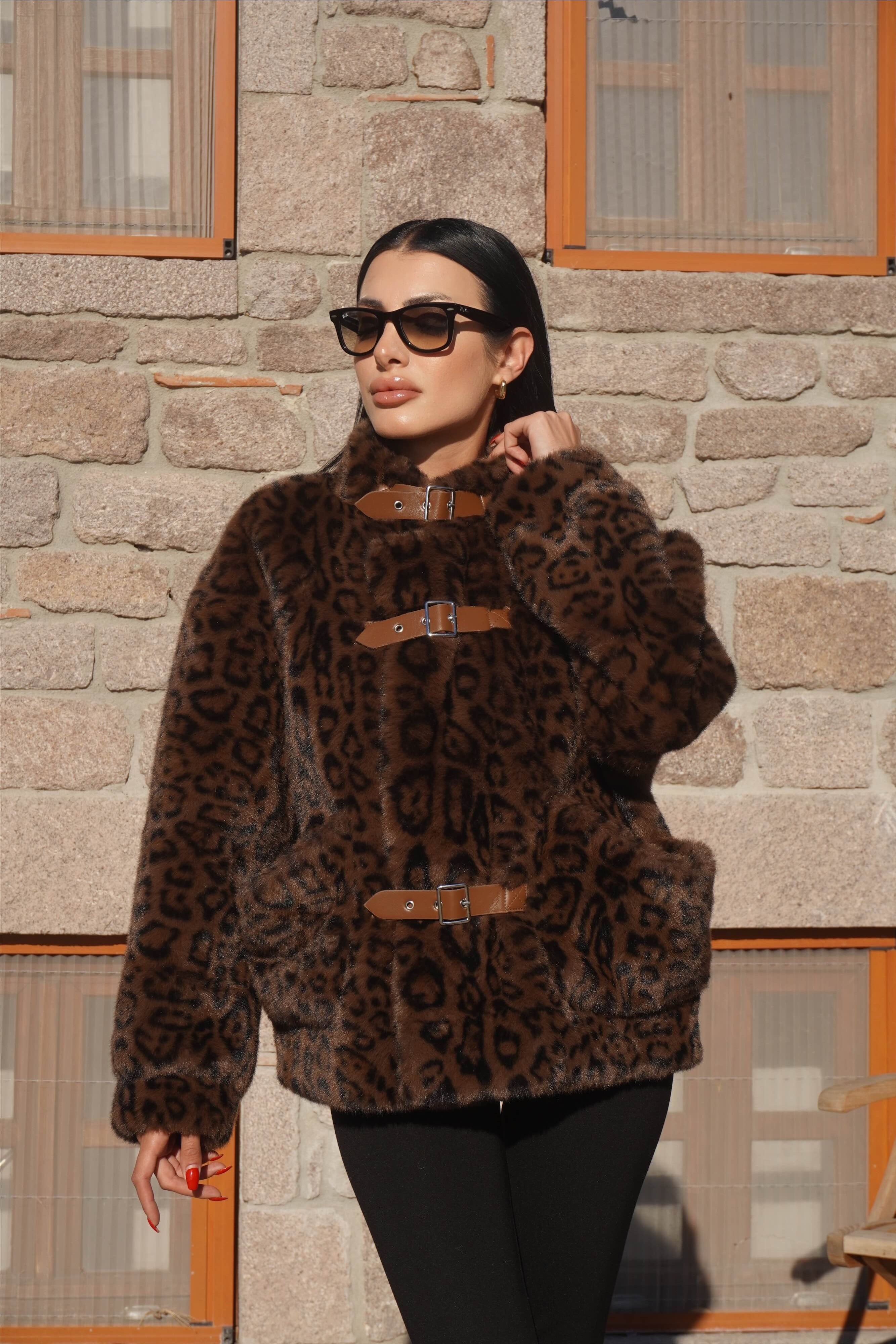 İthal Tasarım Premium Kemer Detaylı Leopar Desen Kürk 