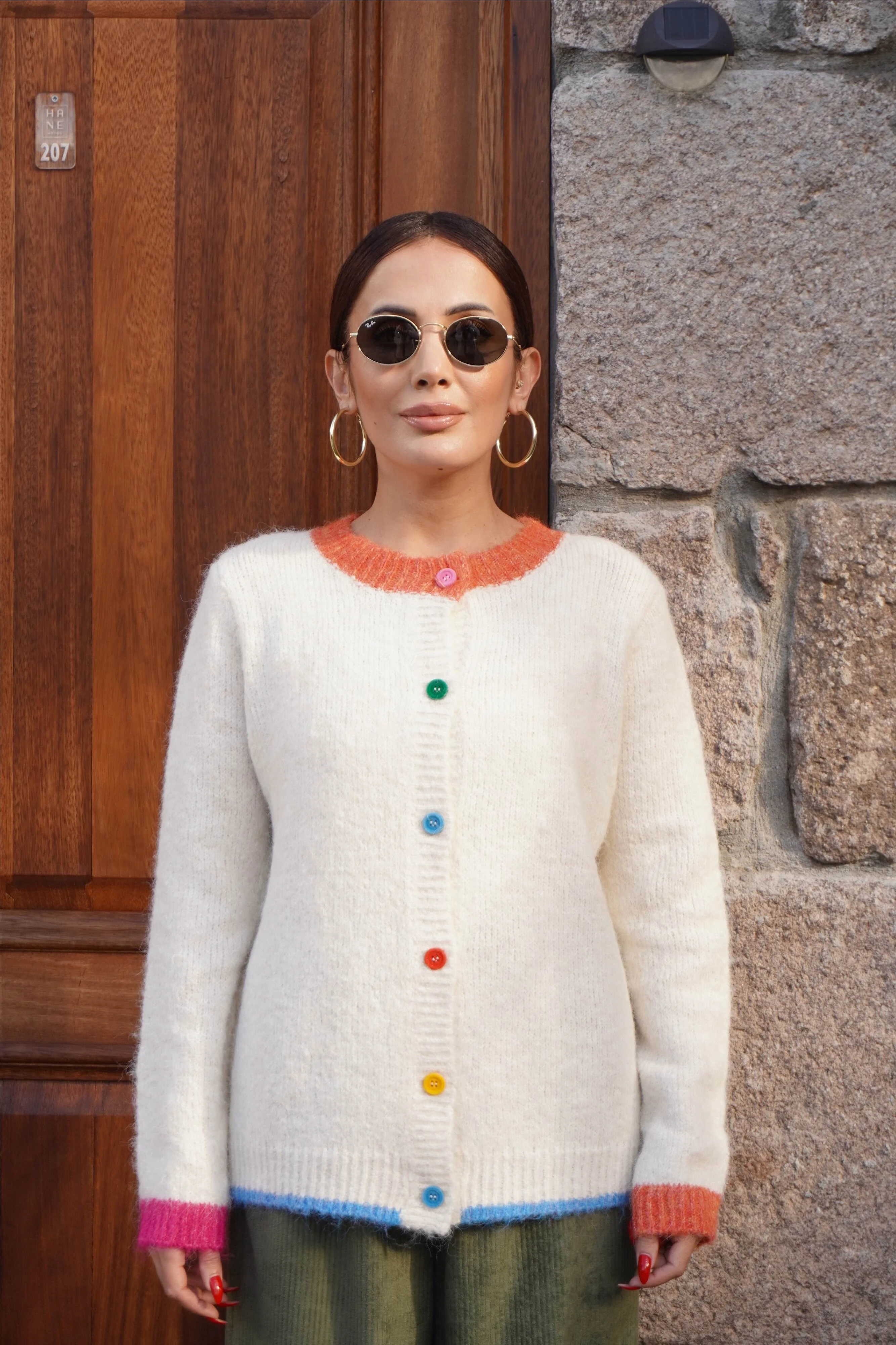 Renk Detaylı Taş Triko Hırka