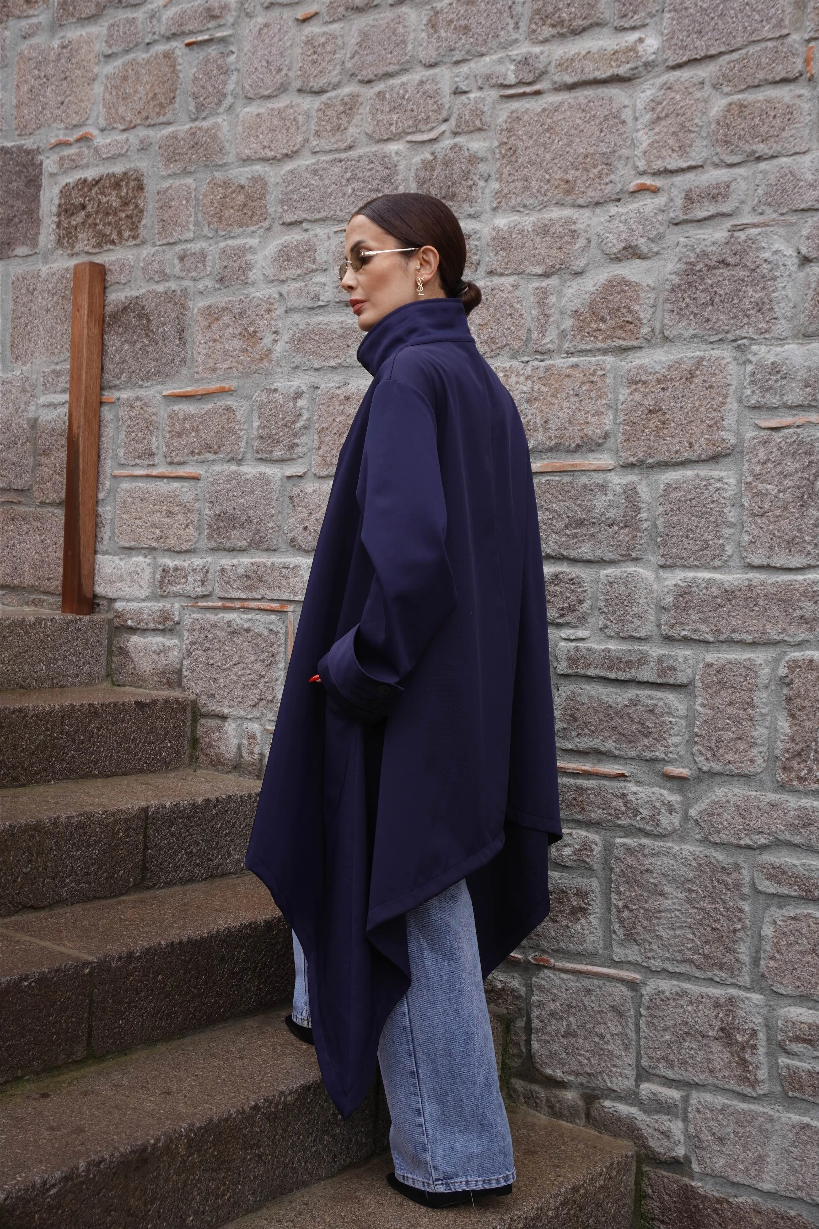 İthal Tasarım Asimetrik Kesim Lacivert Trençkot