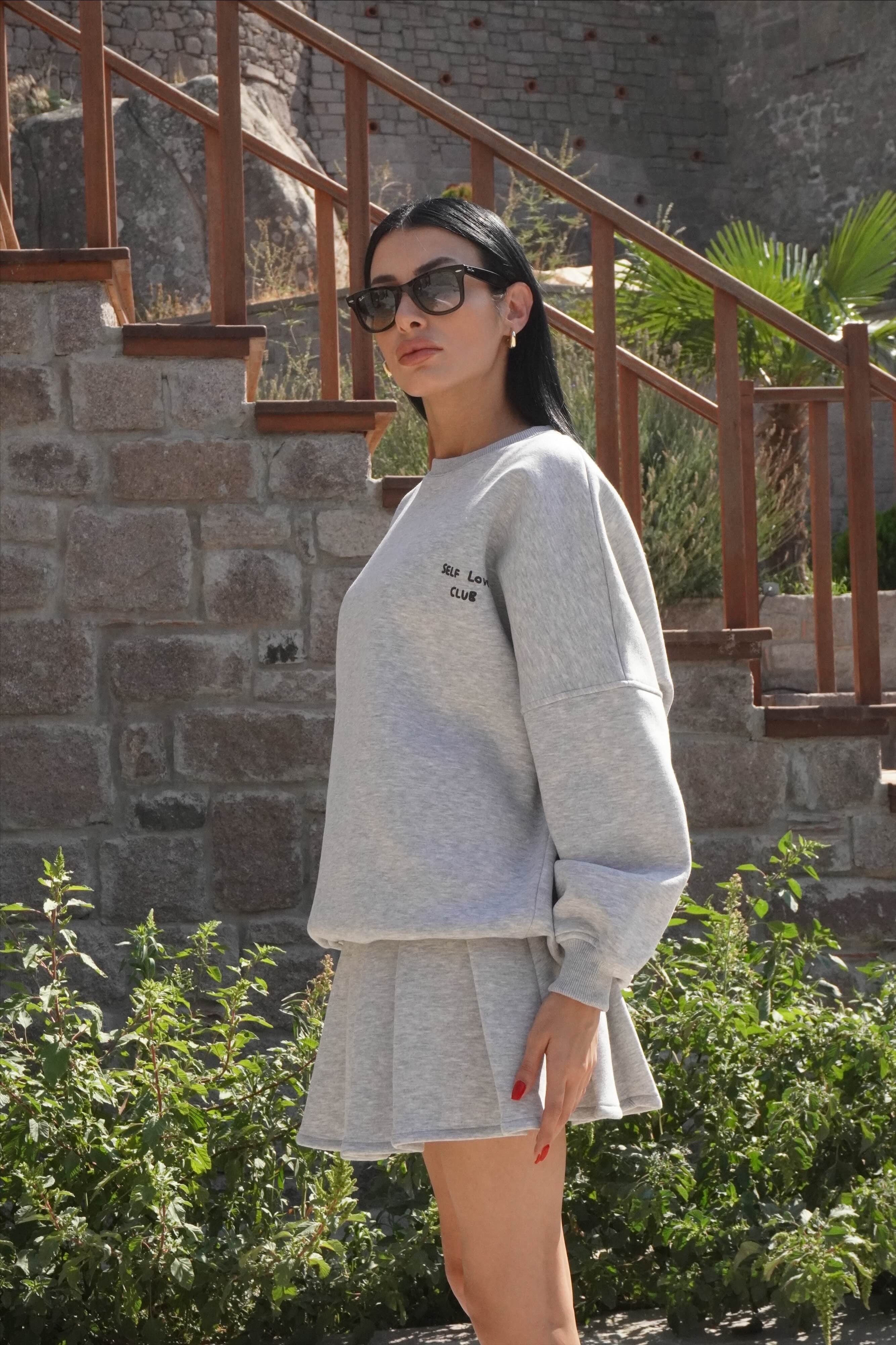 Oversize Gri Sweatshirt Pileli Etek Takım