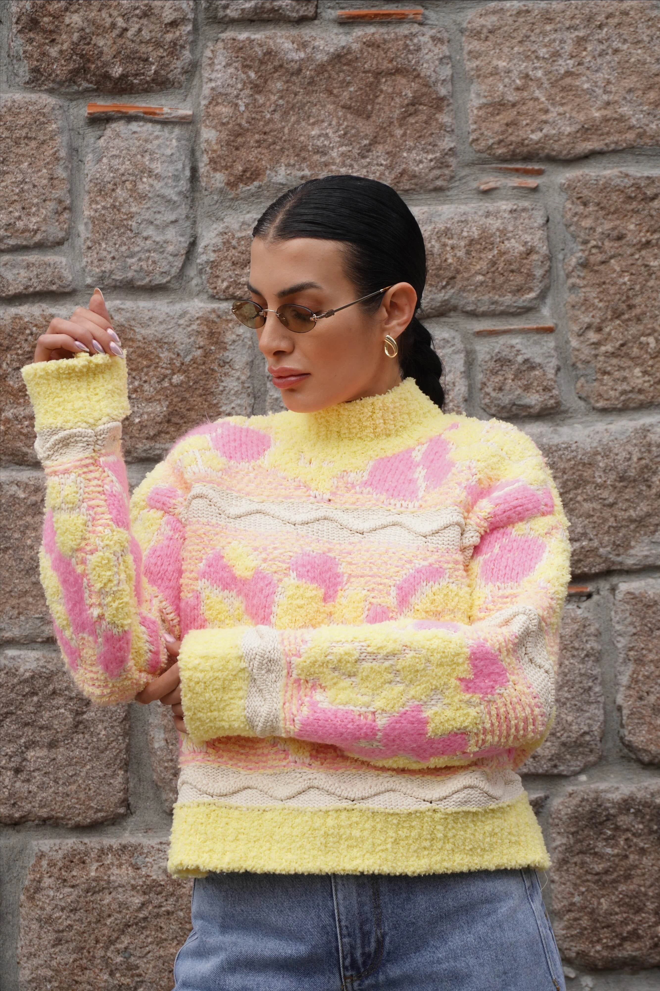 Triko Halı Örgü Çok Renkli Kazak 