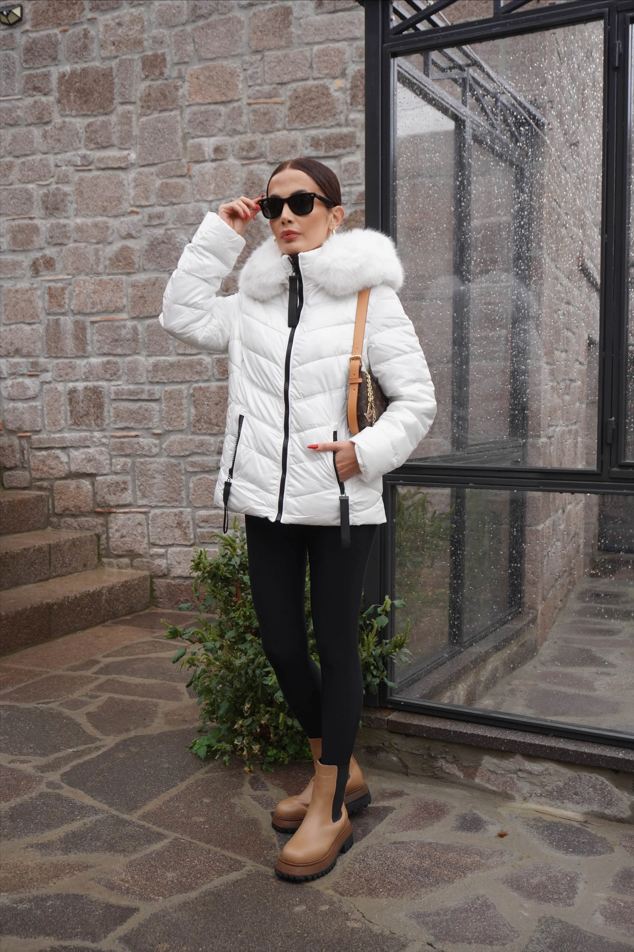 Kürk Yaka Beyaz Şişme Mont