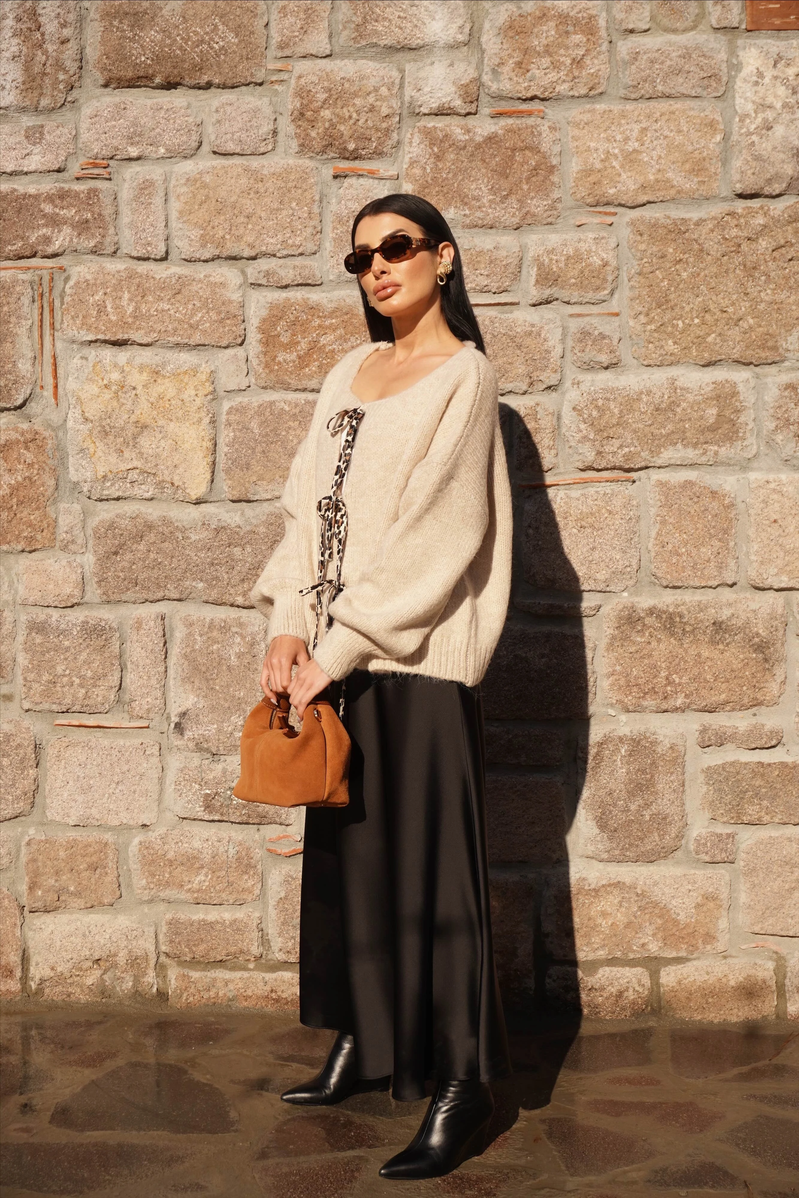 Sırt Leopar Kalpli Bej Bağlamalı Triko Hırka