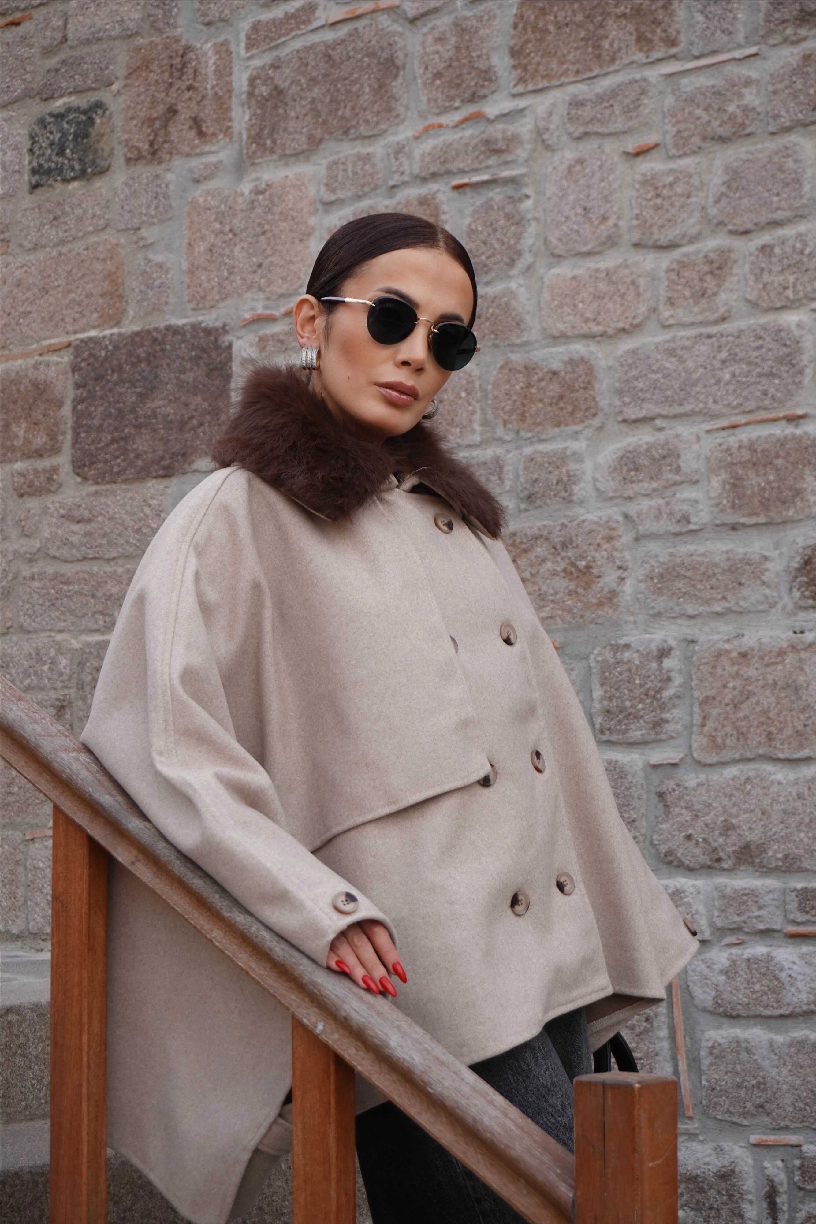 Portatif Kürk Yaka Kaşe Bej Panço