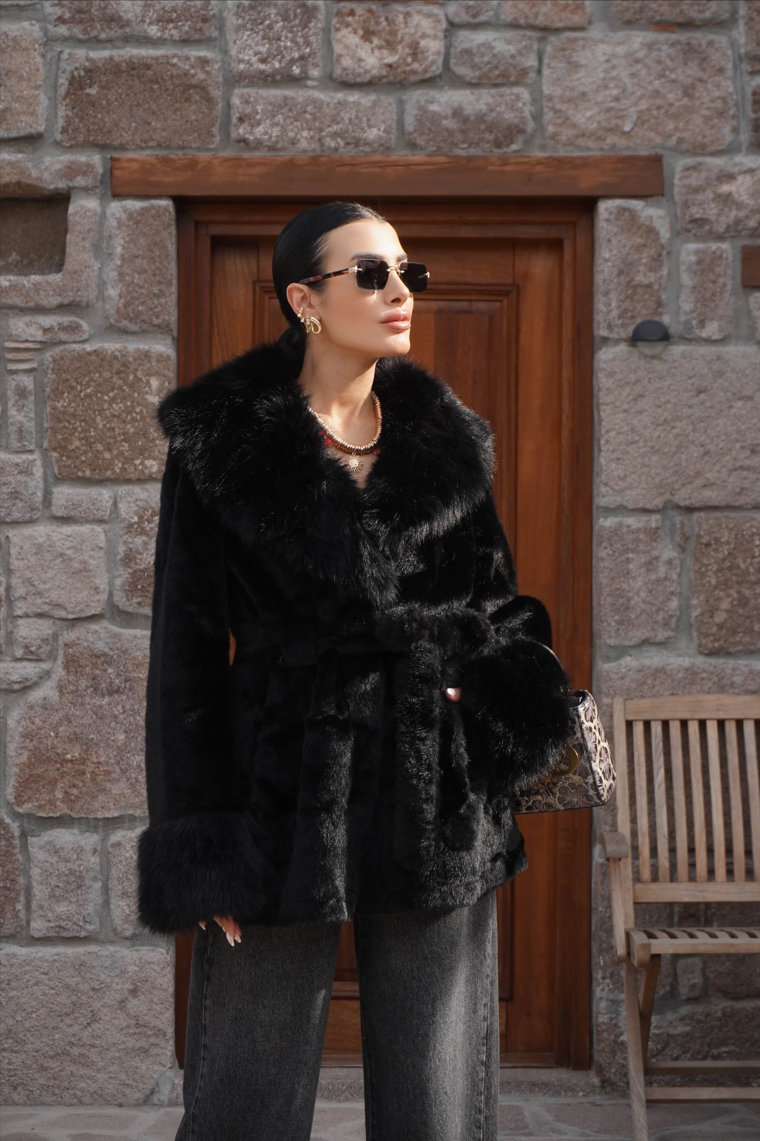 İthal Premium Kürk Yaka Siyah Peluş Kaban