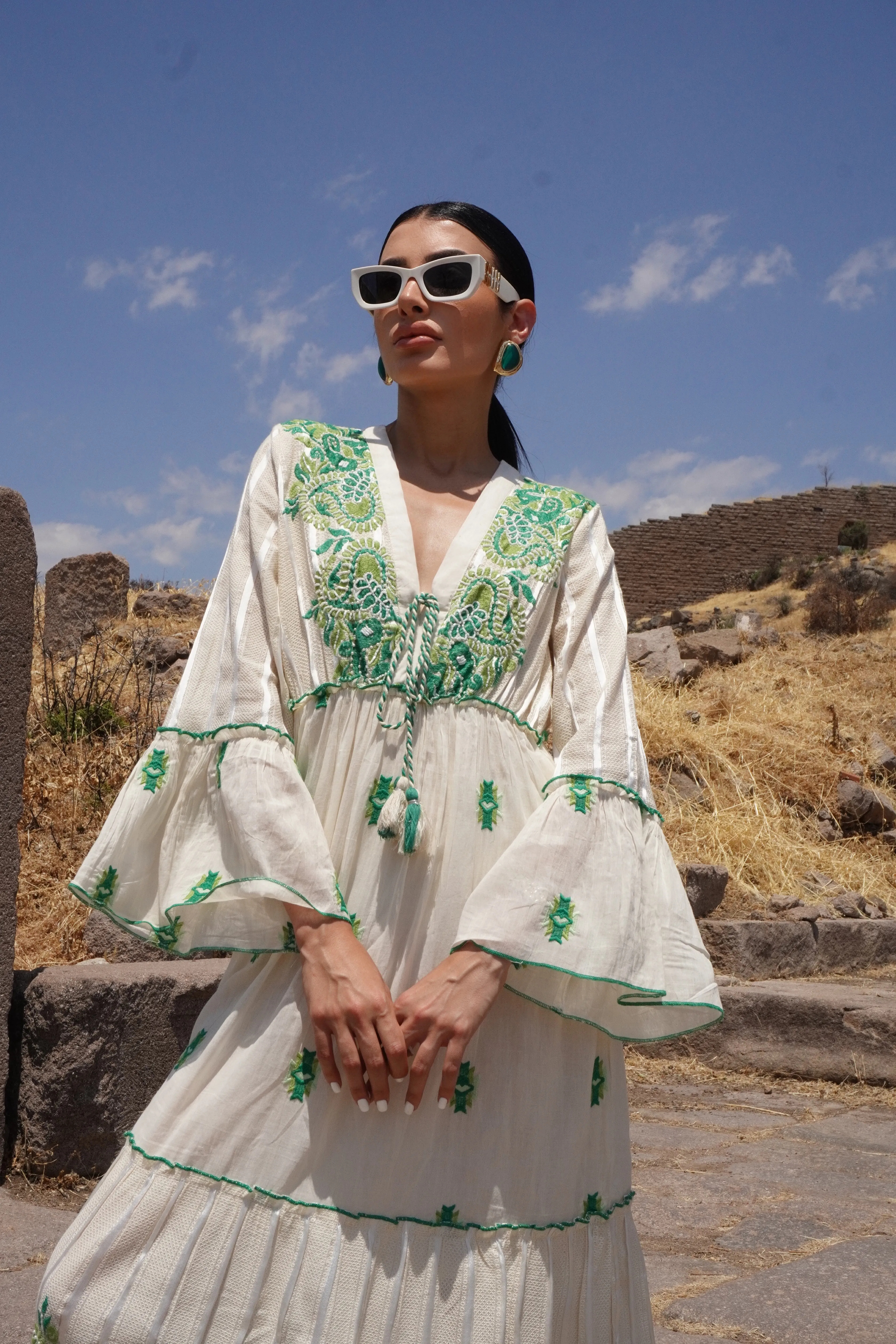 İthal Tasarım Yeşil Nakış Motifli Maxi Elbise