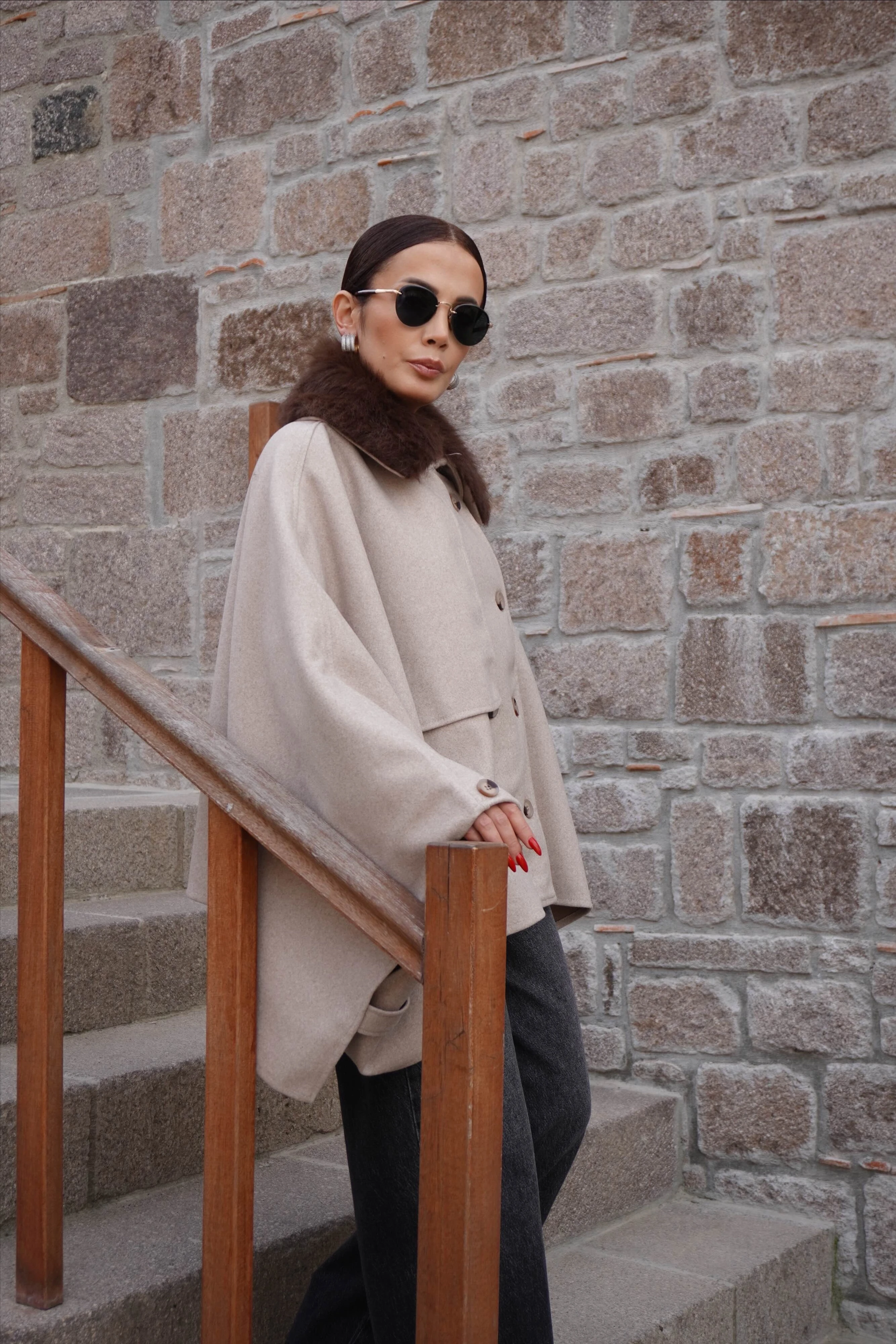 Portatif Kürk Yaka Kaşe Bej Panço