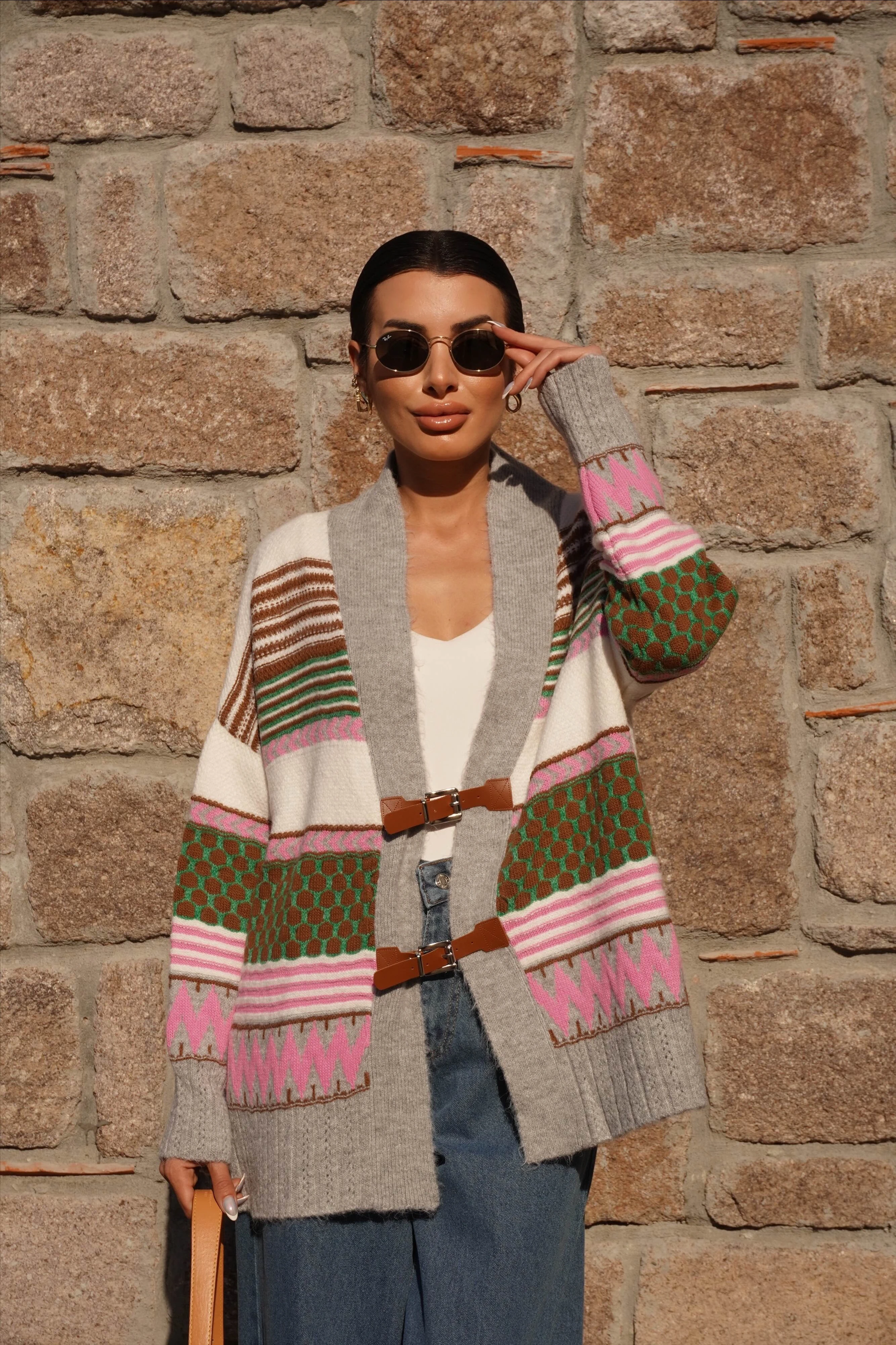 Kemer Detaylı Oversize Gri-Ekru Hırka