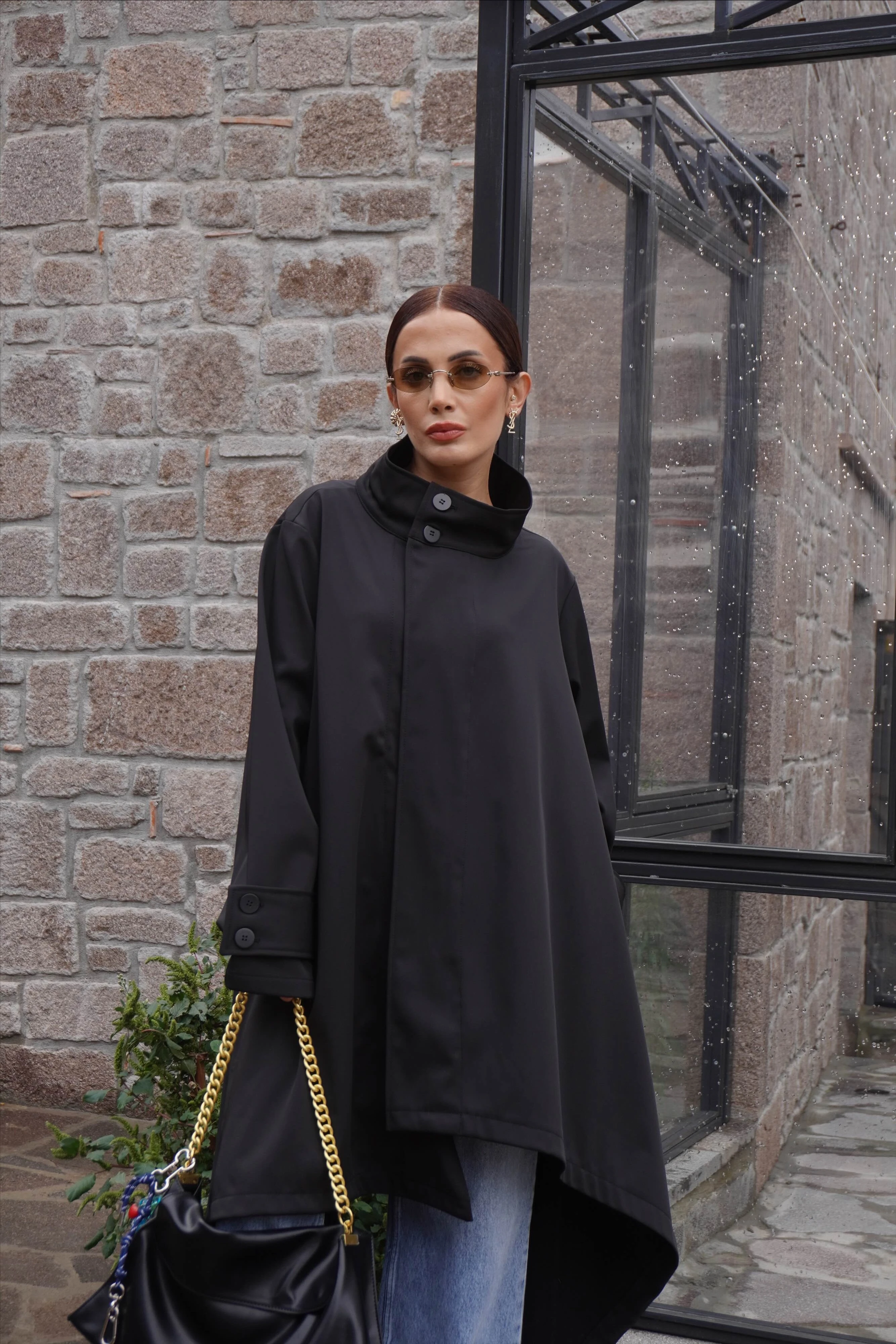 İthal Tasarım Asimetrik Kesim Siyah Trençkot 