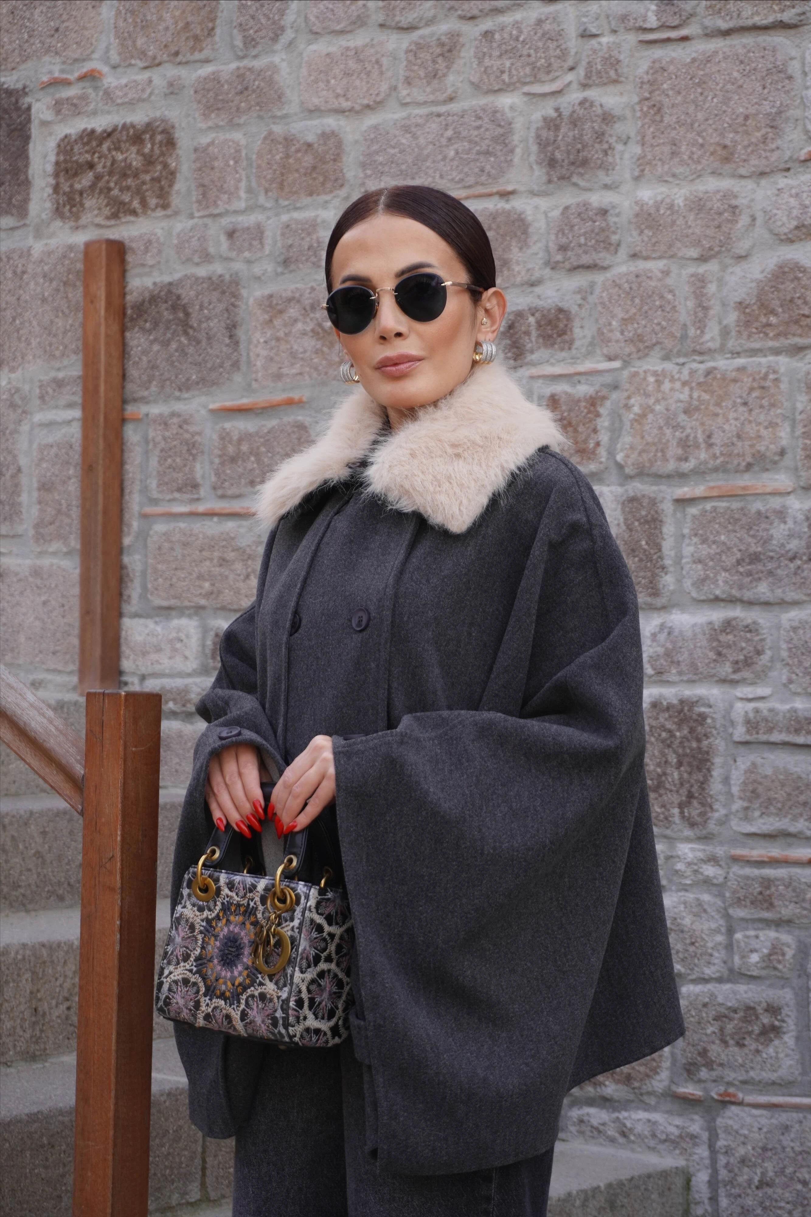 Portatif Kürk Yaka Kaşe Gri Panço