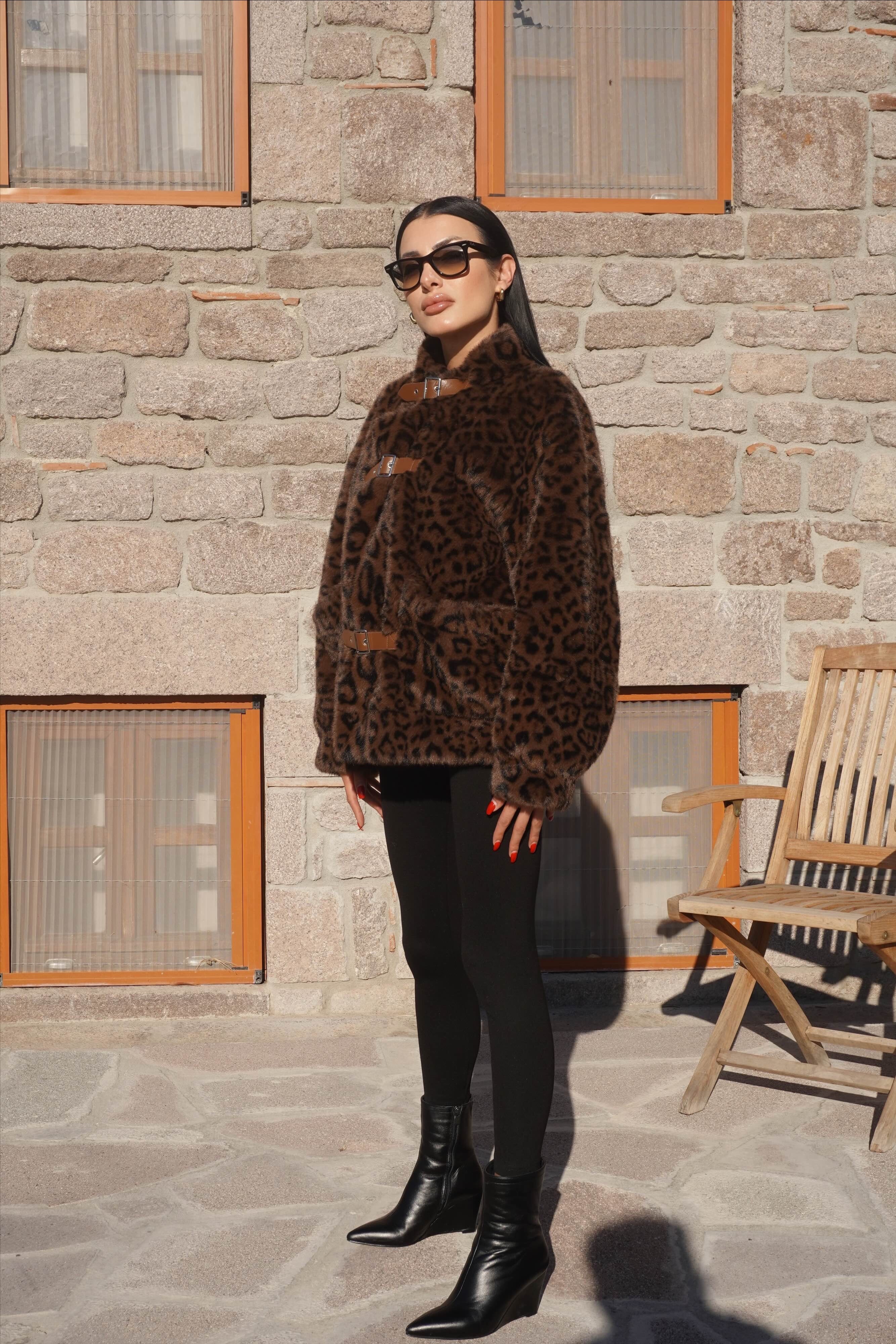 İthal Tasarım Premium Kemer Detaylı Leopar Desen Kürk 