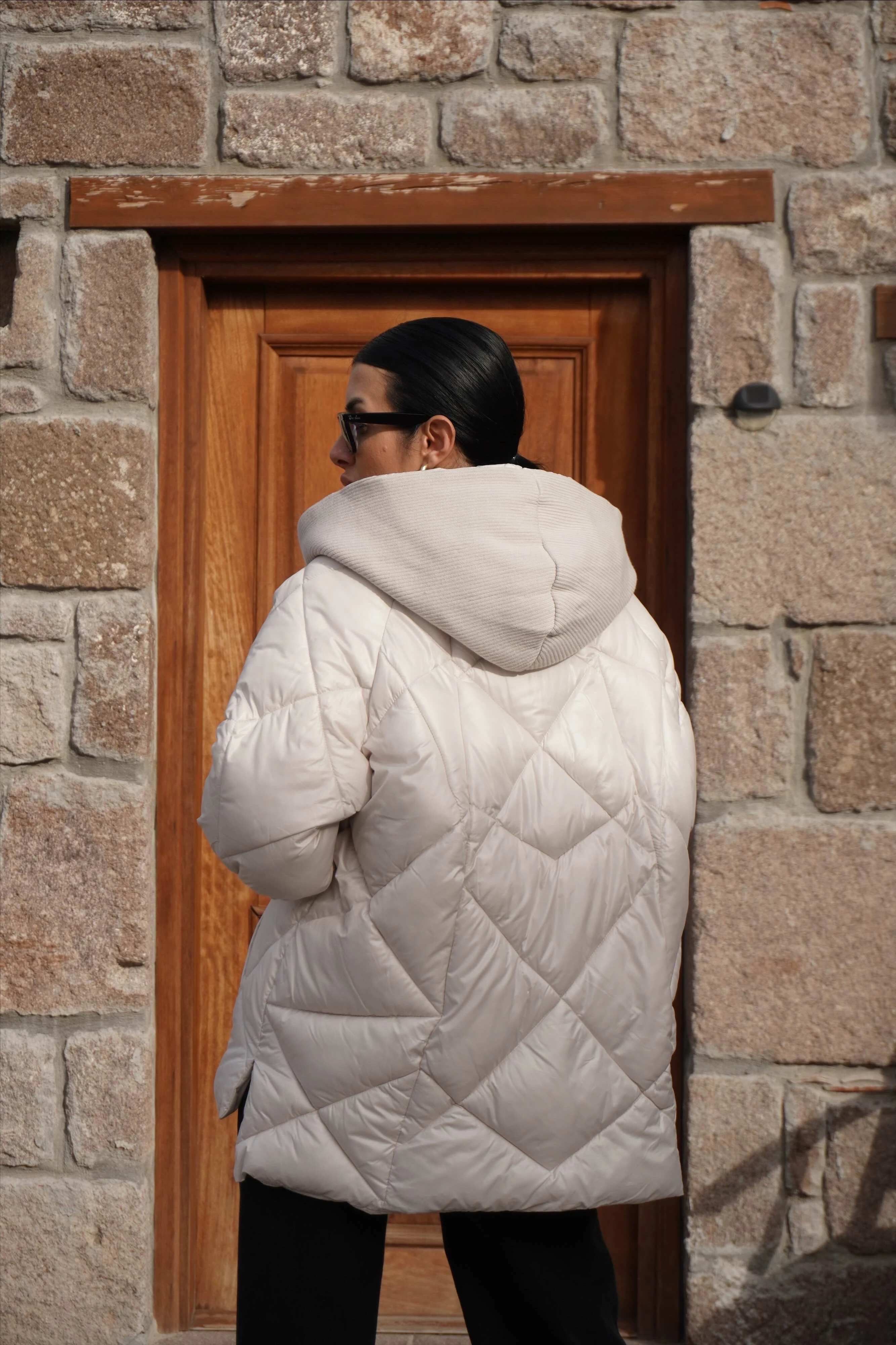 İthal Premium Kapitone Triko Kol Detaylı Kırık Beyaz Şişme Mont