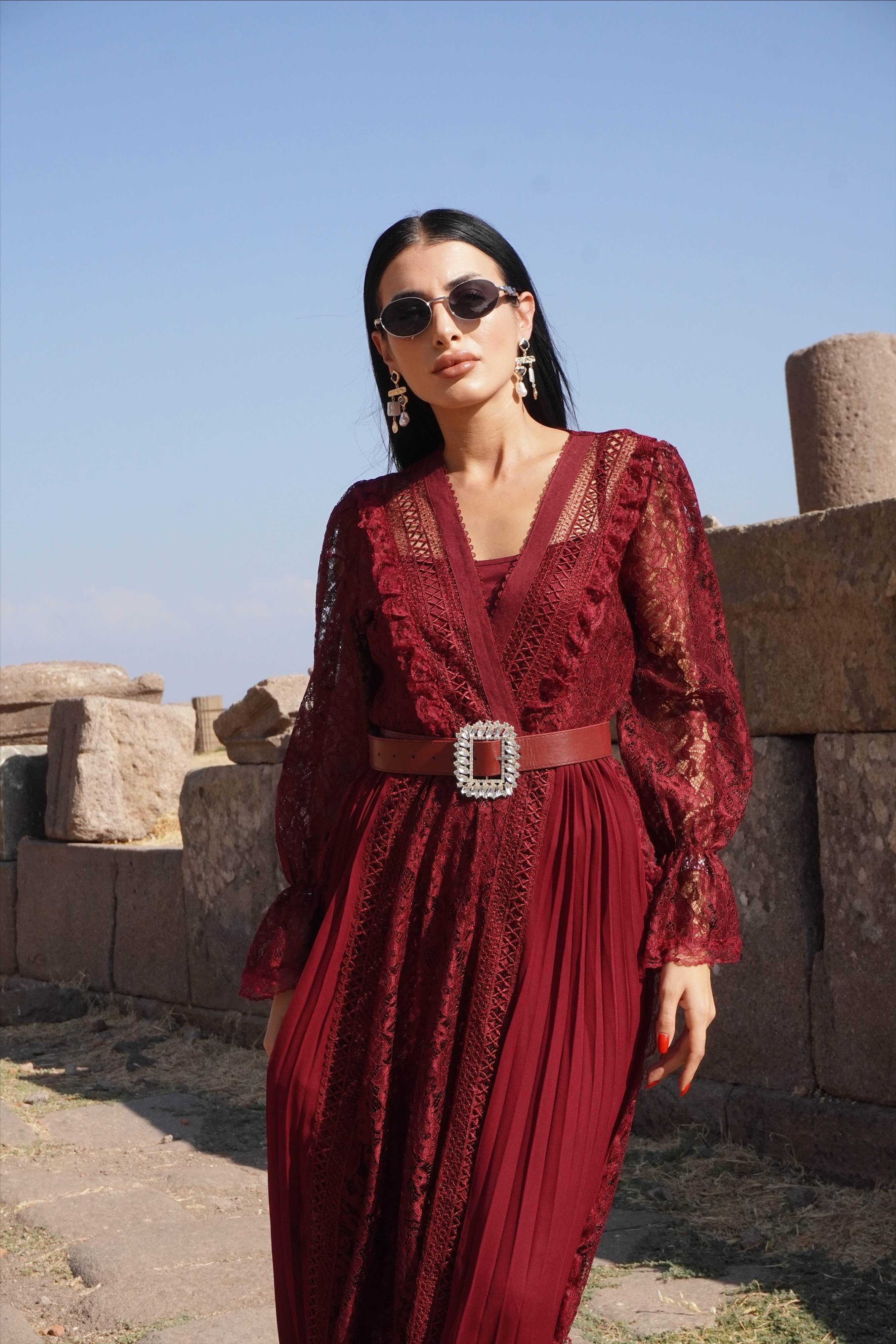 İthal Tasarım Premium Kemer Aksesuarlı Dantel Detaylı Maxi Bordo Elbise 