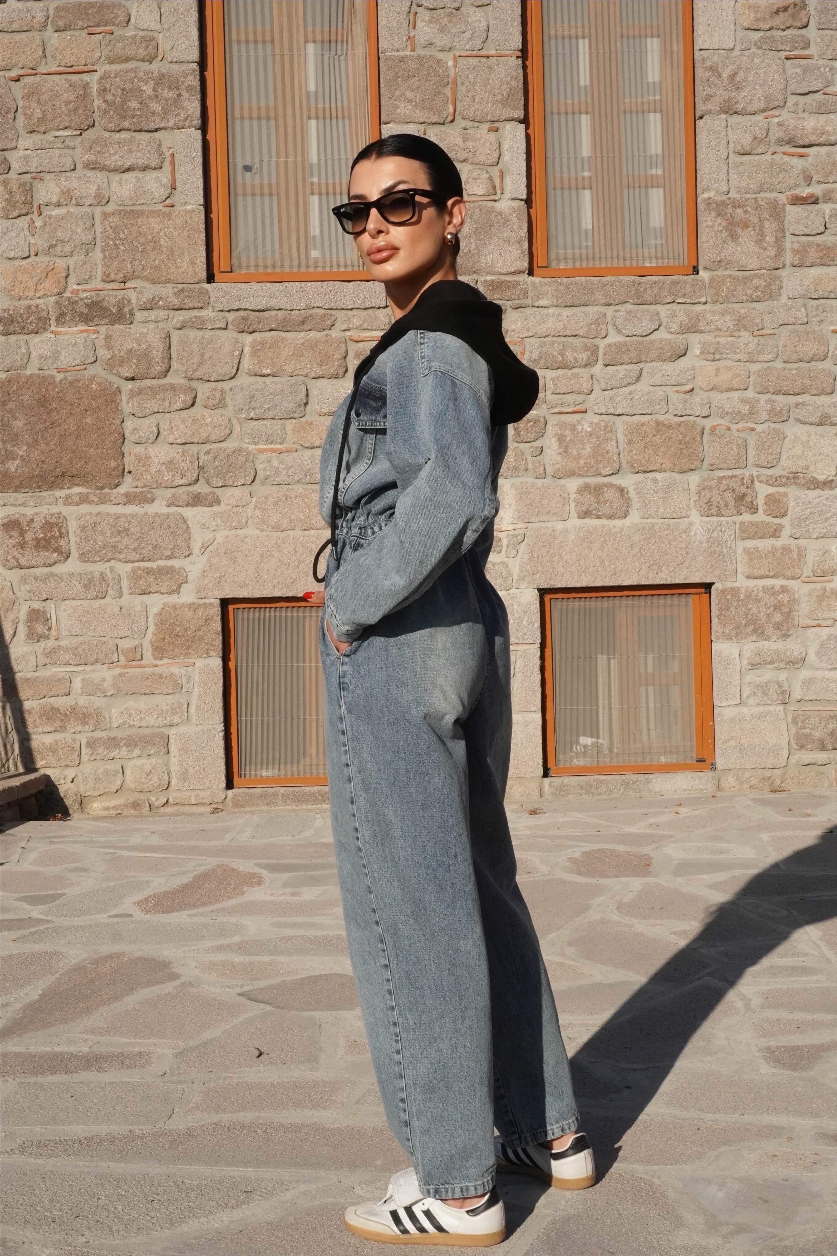 Kapüşon Detaylı Belden Büzgülü Denim Tulum 