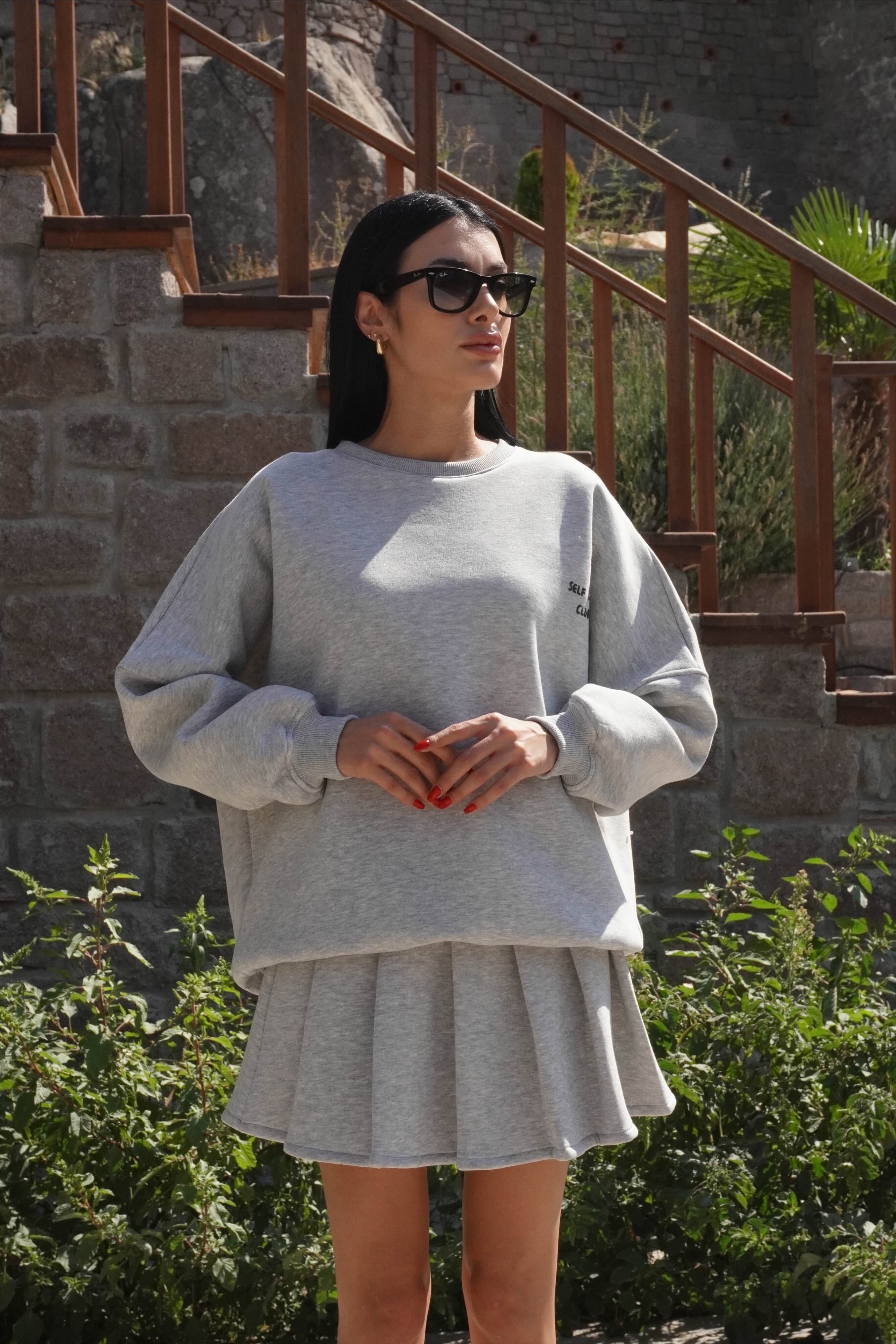 Oversize Gri Sweatshirt Pileli Etek Takım