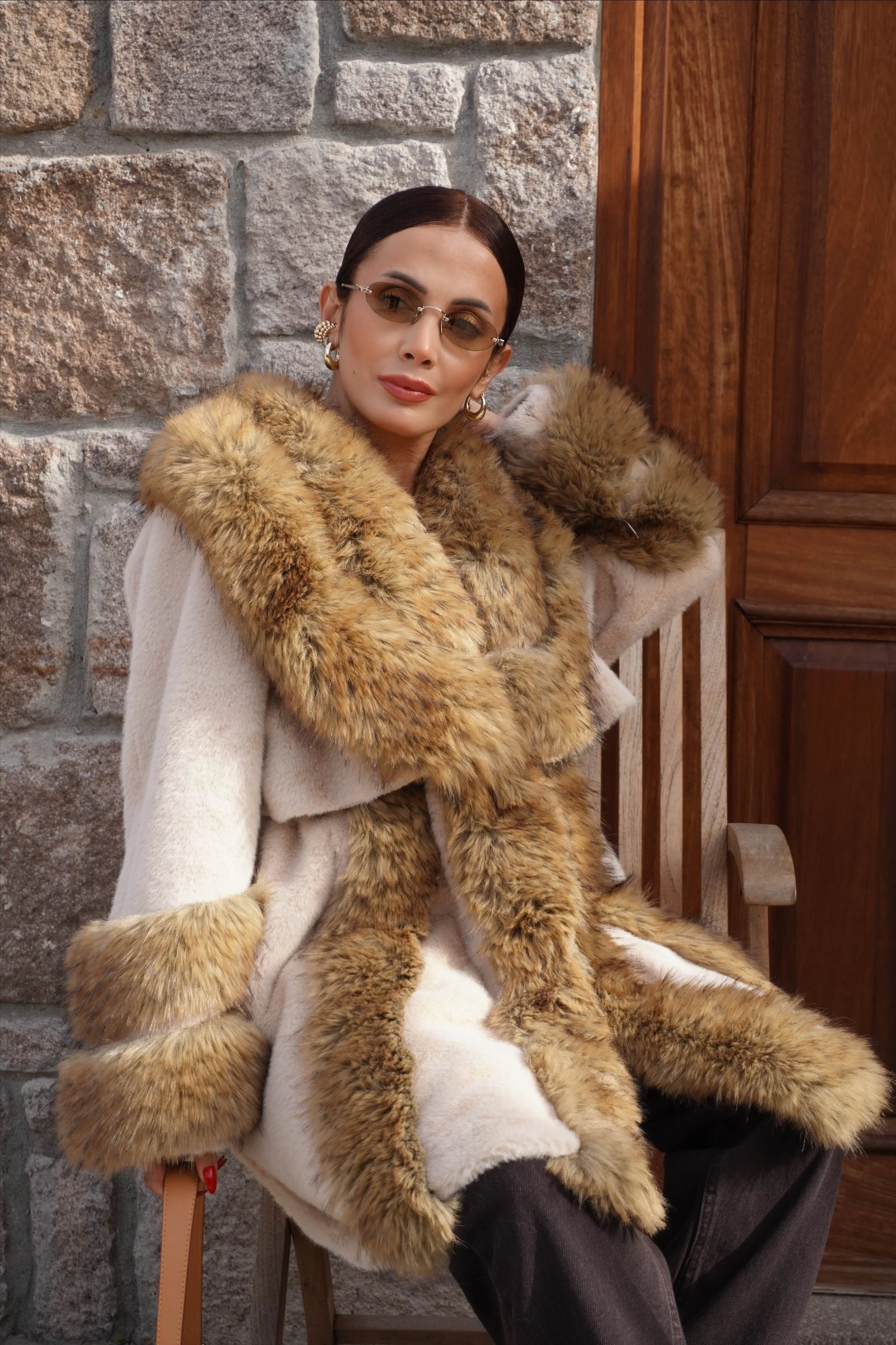 İthal Premium Bej Şeritli Kürk