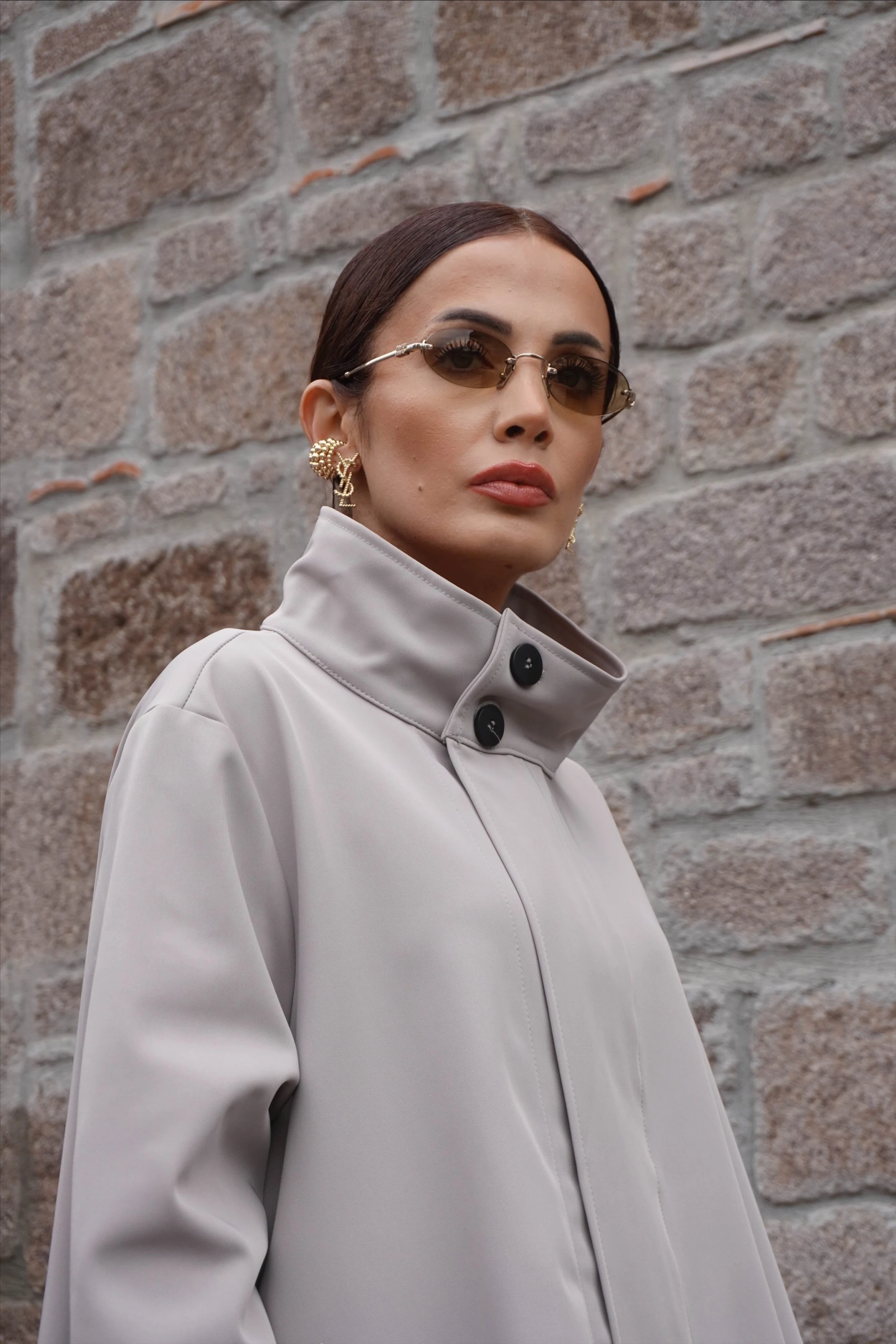 İthal Tasarım Asimetrik Kesim Taş Gri Trençkot