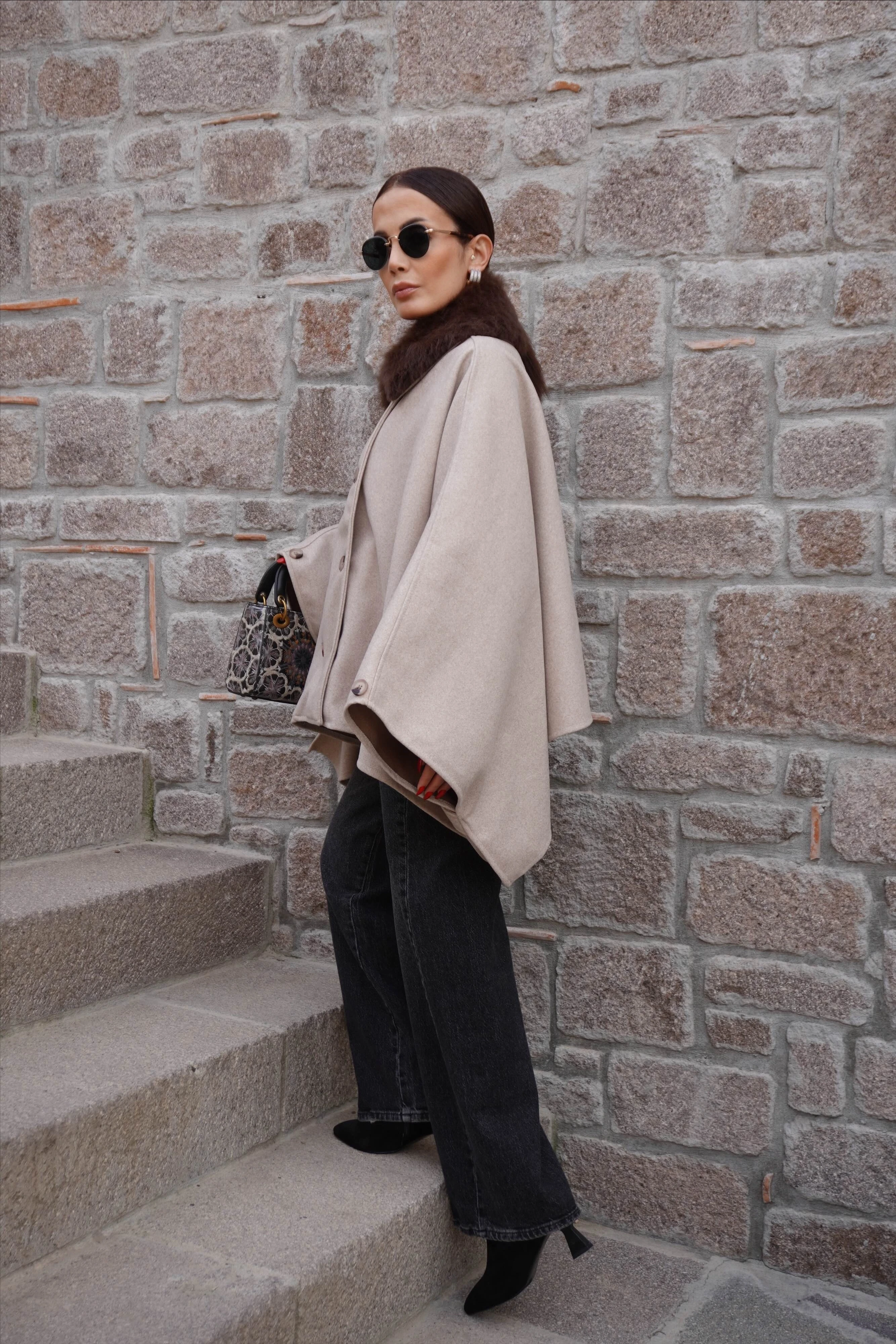 Portatif Kürk Yaka Kaşe Bej Panço