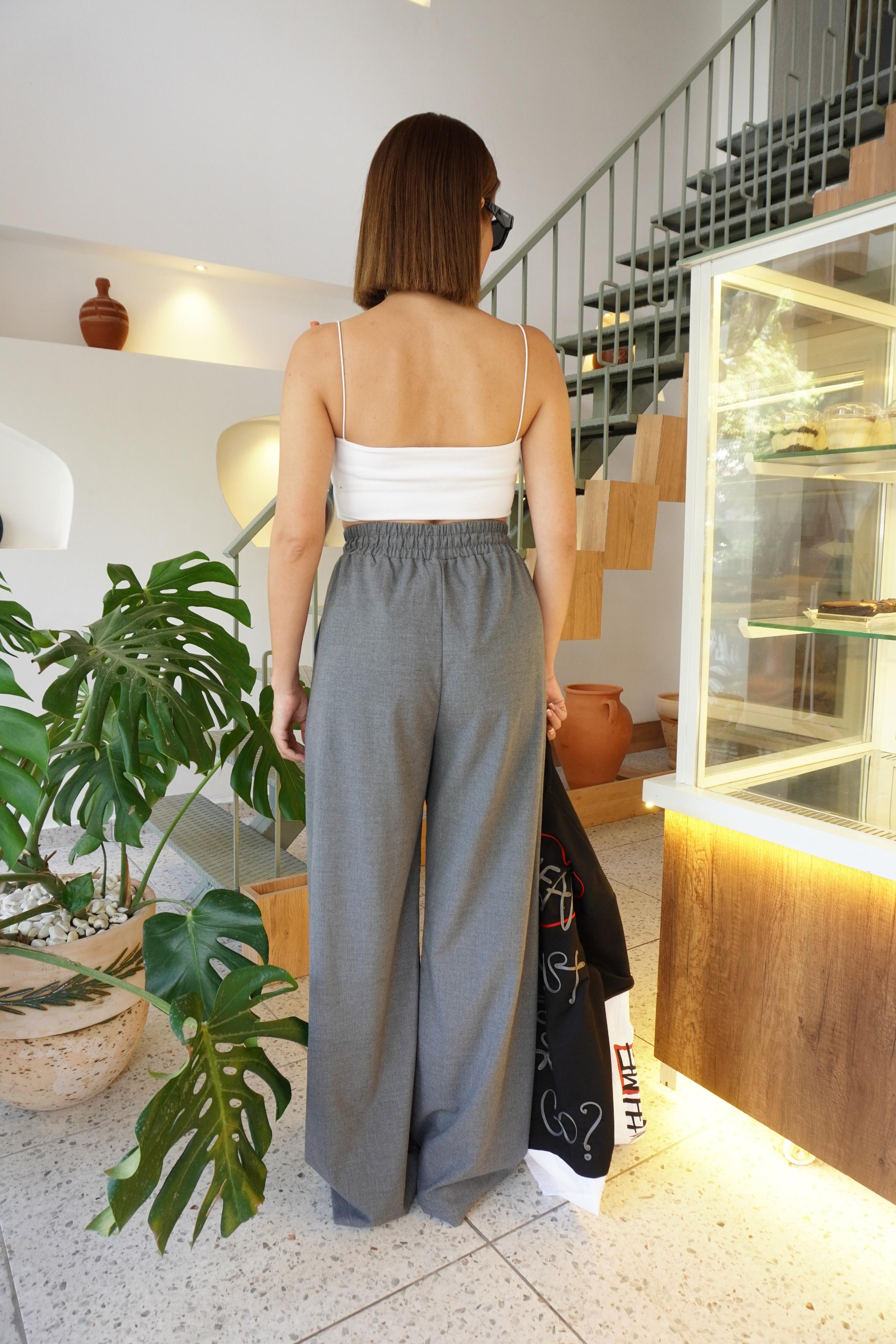 Beli Lastik Detaylı Geniş Paça Pantolon