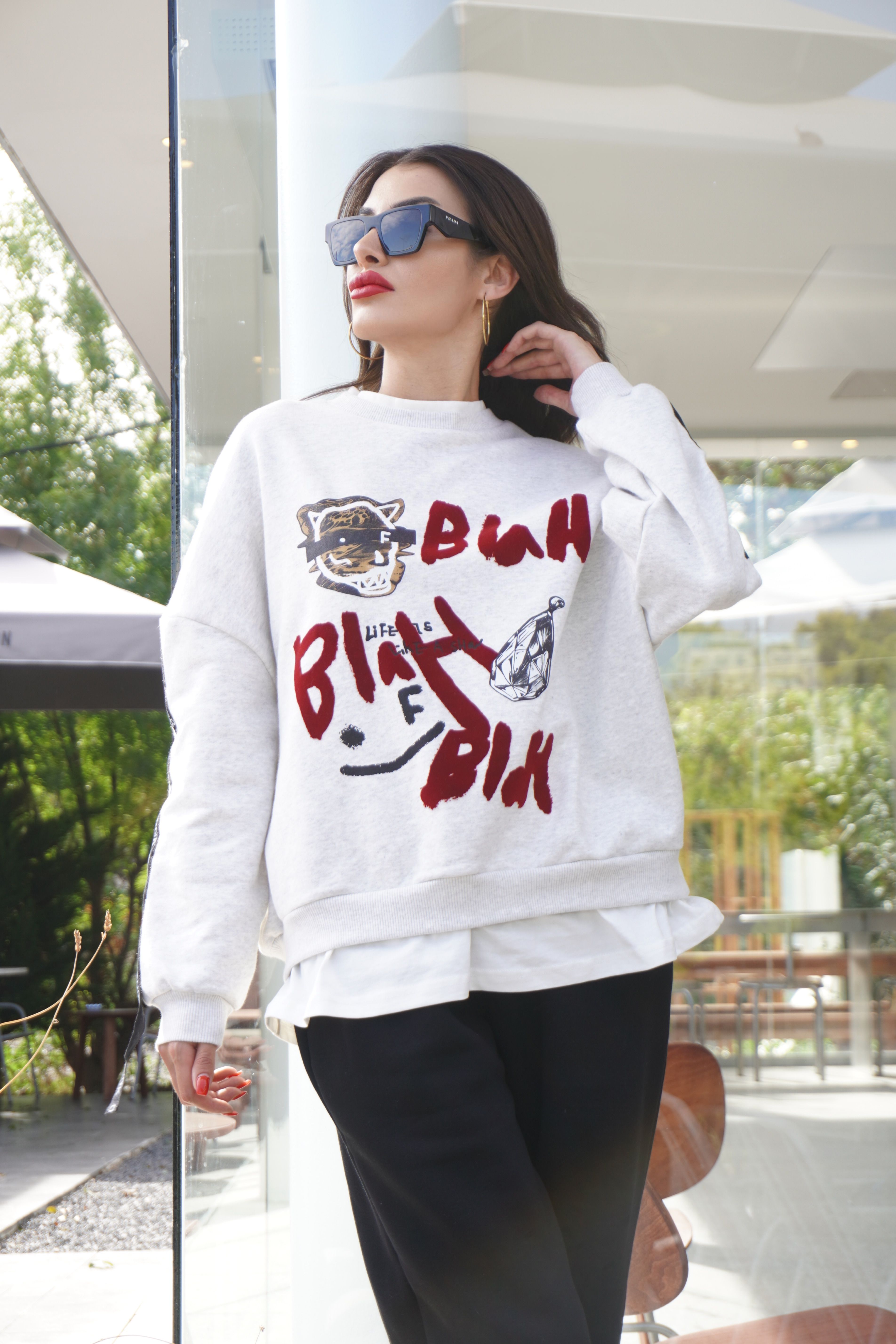 Tişört Detaylı Yazı Baskılı Tasarım Sweatshirt