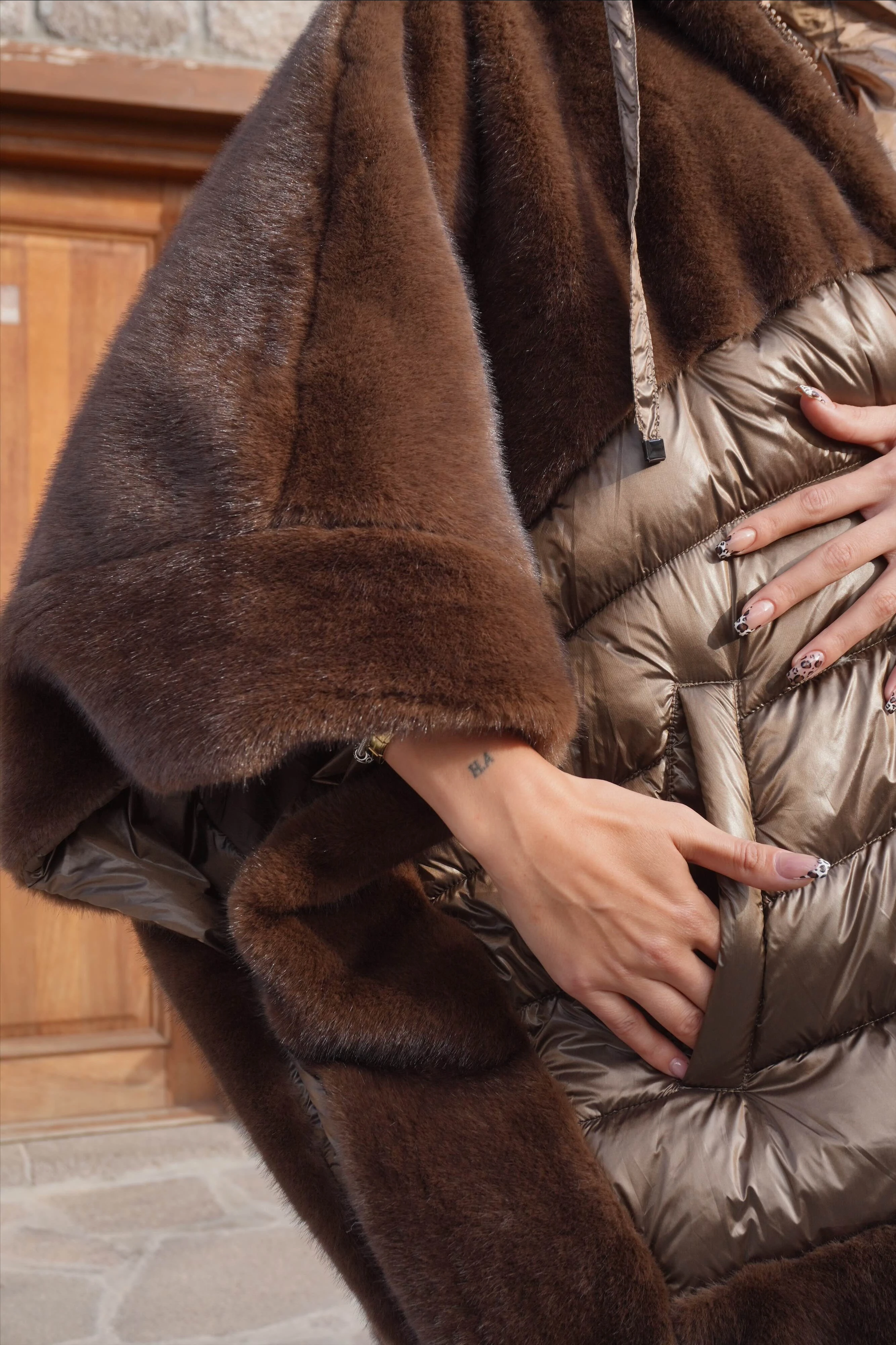 İthal Tasarım Premium Kürk Detaylı Manto 