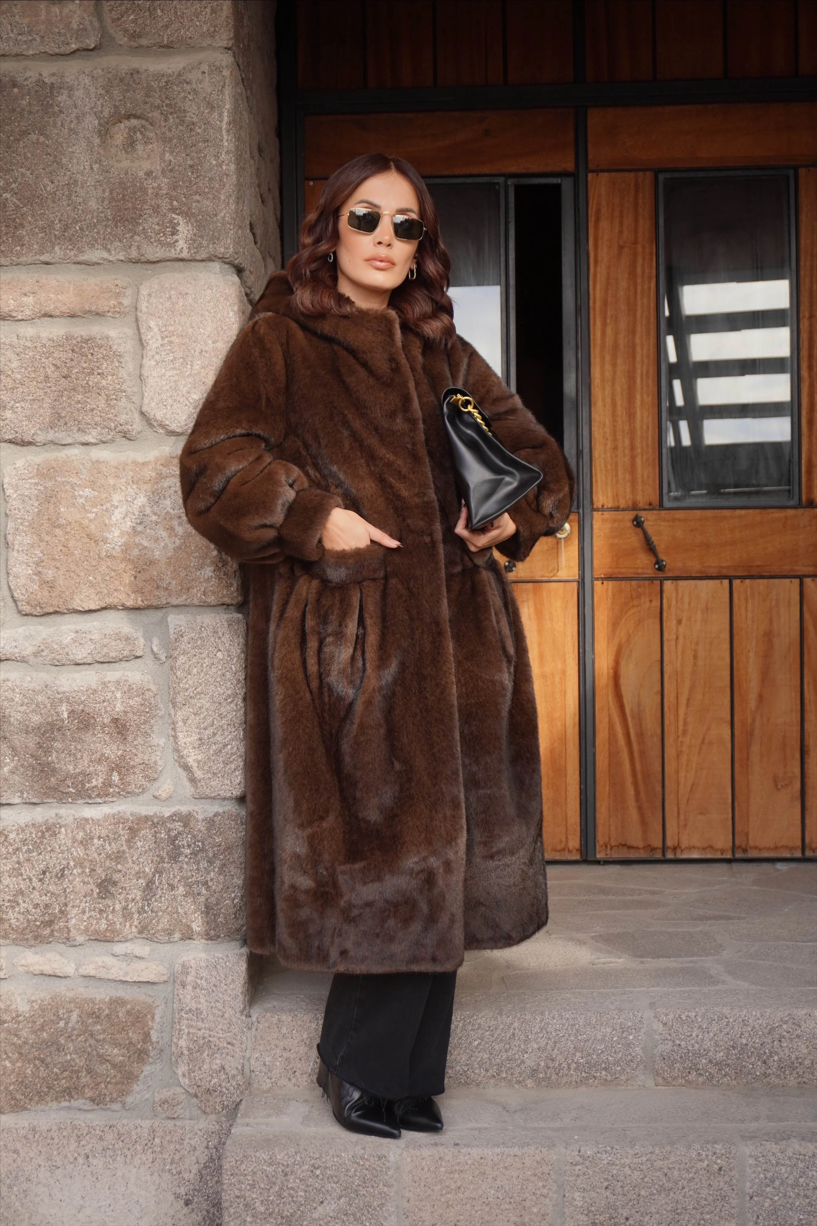 İthal Premium Vintage Görünümlü Kapüşonlu Çikolata Kahve Lüx Kürk Mont