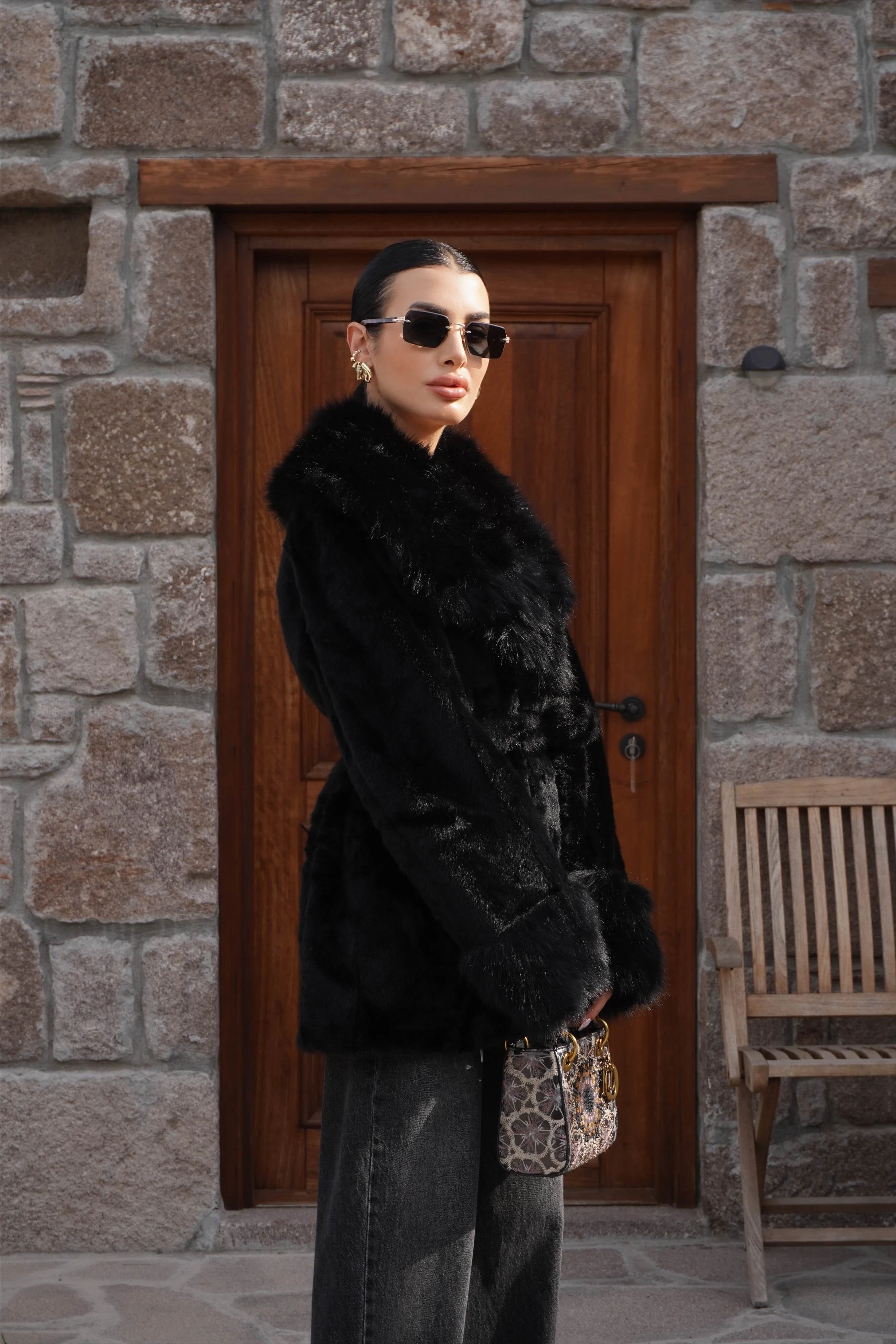 İthal Premium Kürk Yaka Siyah Peluş Kaban