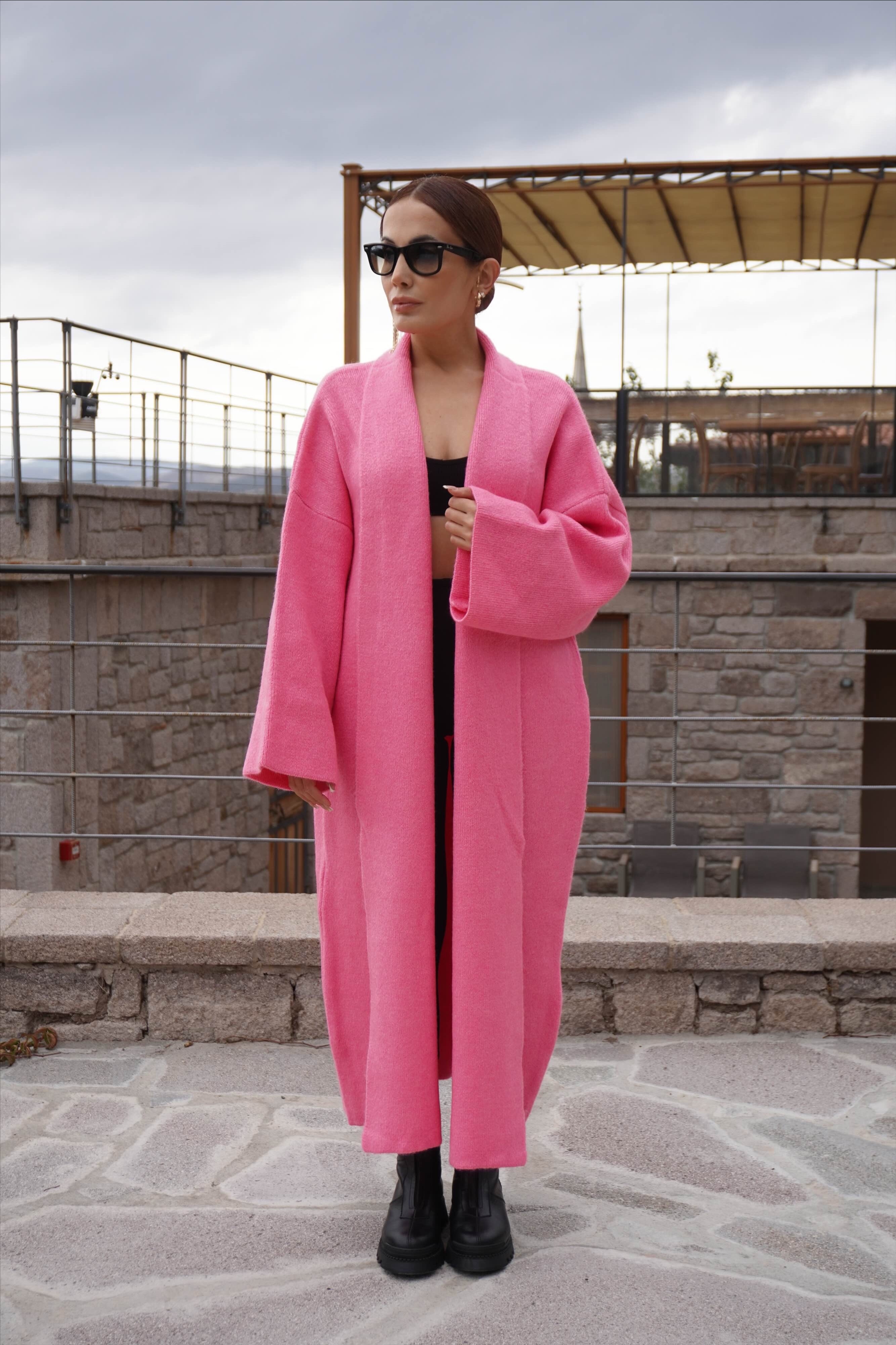 Pembe Salaş Uzun Triko Hırka