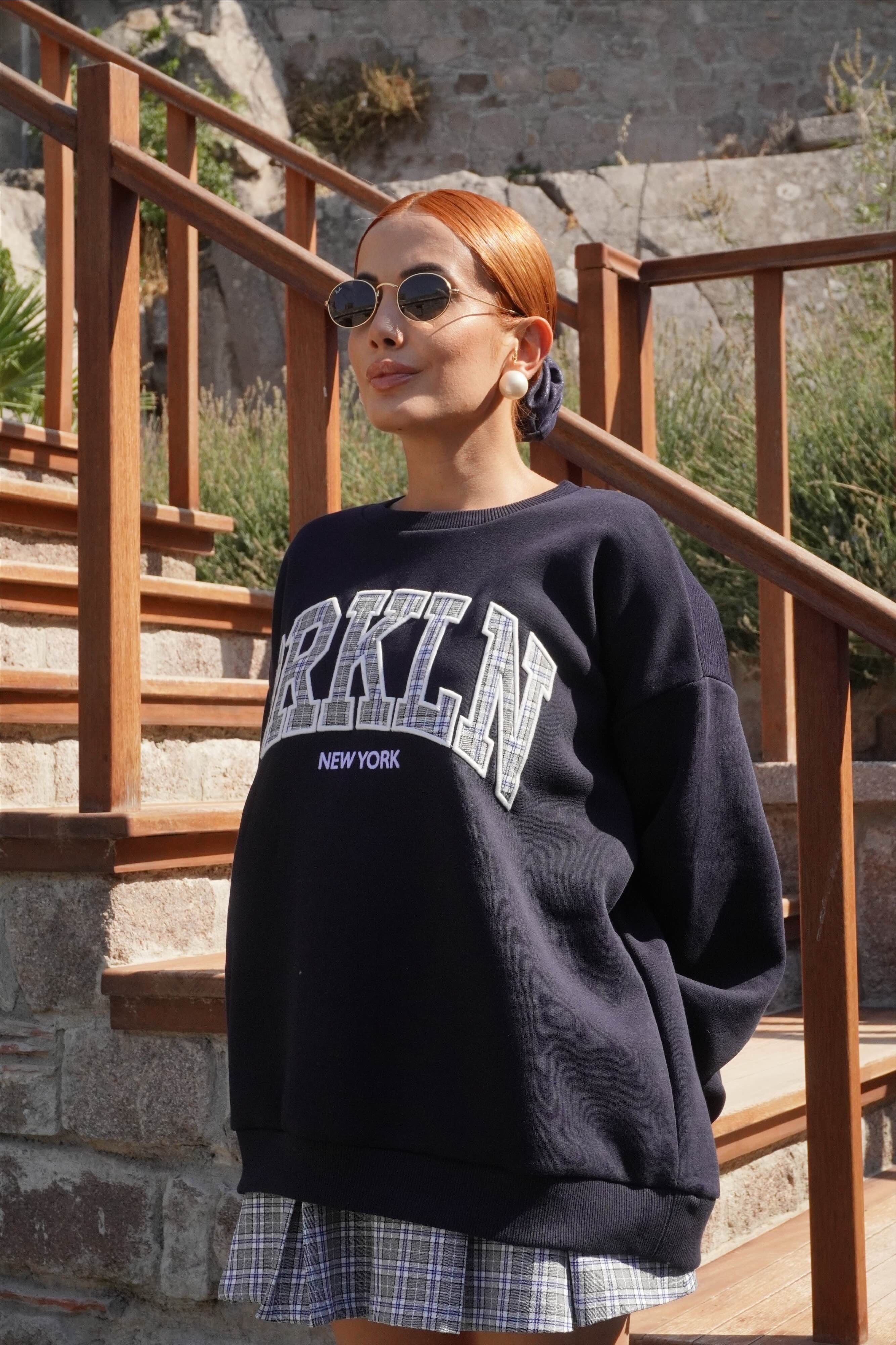 Ekose Desenli Etek Yazı Detaylı Oversize Sweat Takım 