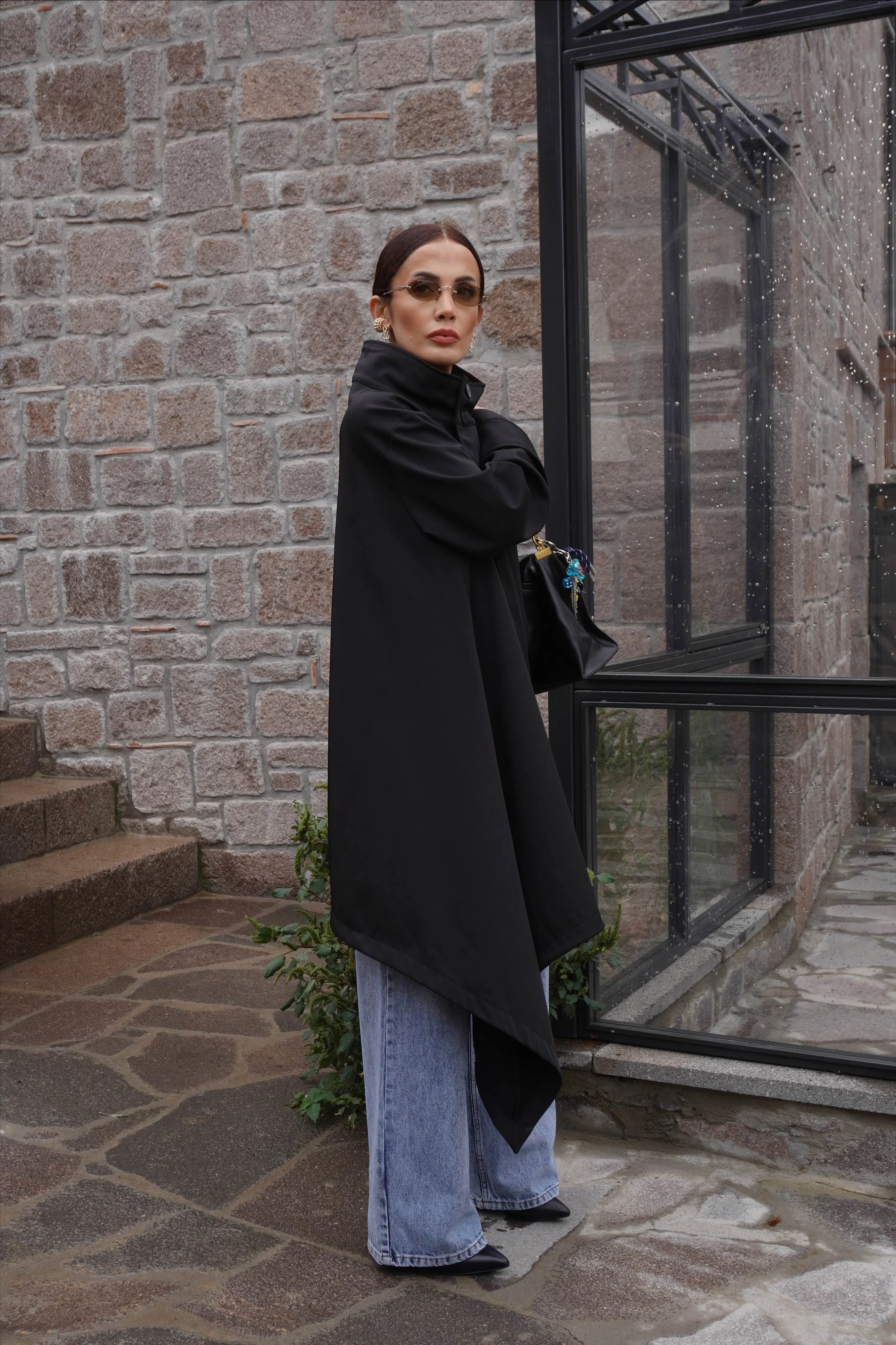 İthal Tasarım Asimetrik Kesim Siyah Trençkot 