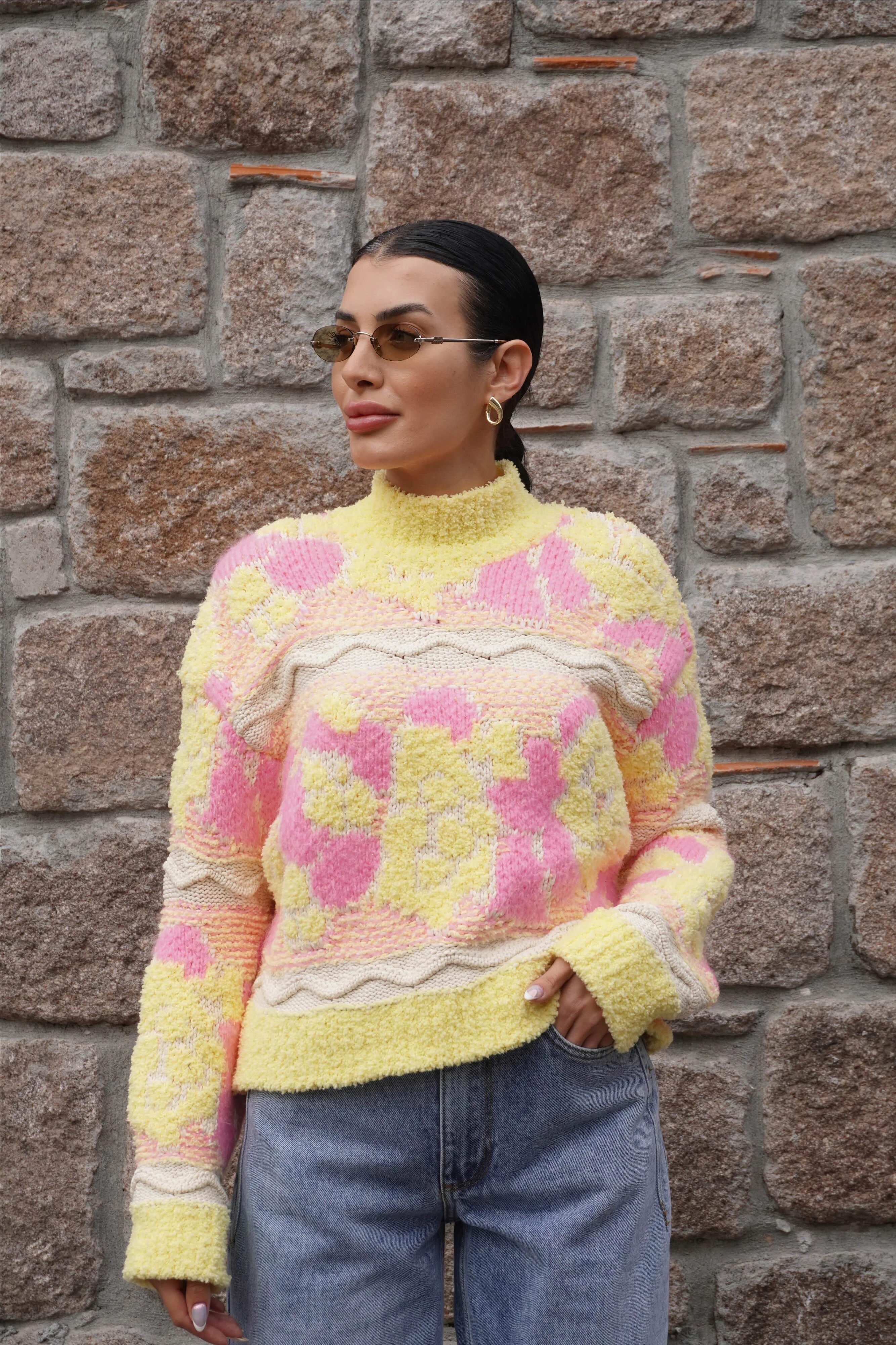 Triko Halı Örgü Çok Renkli Kazak 