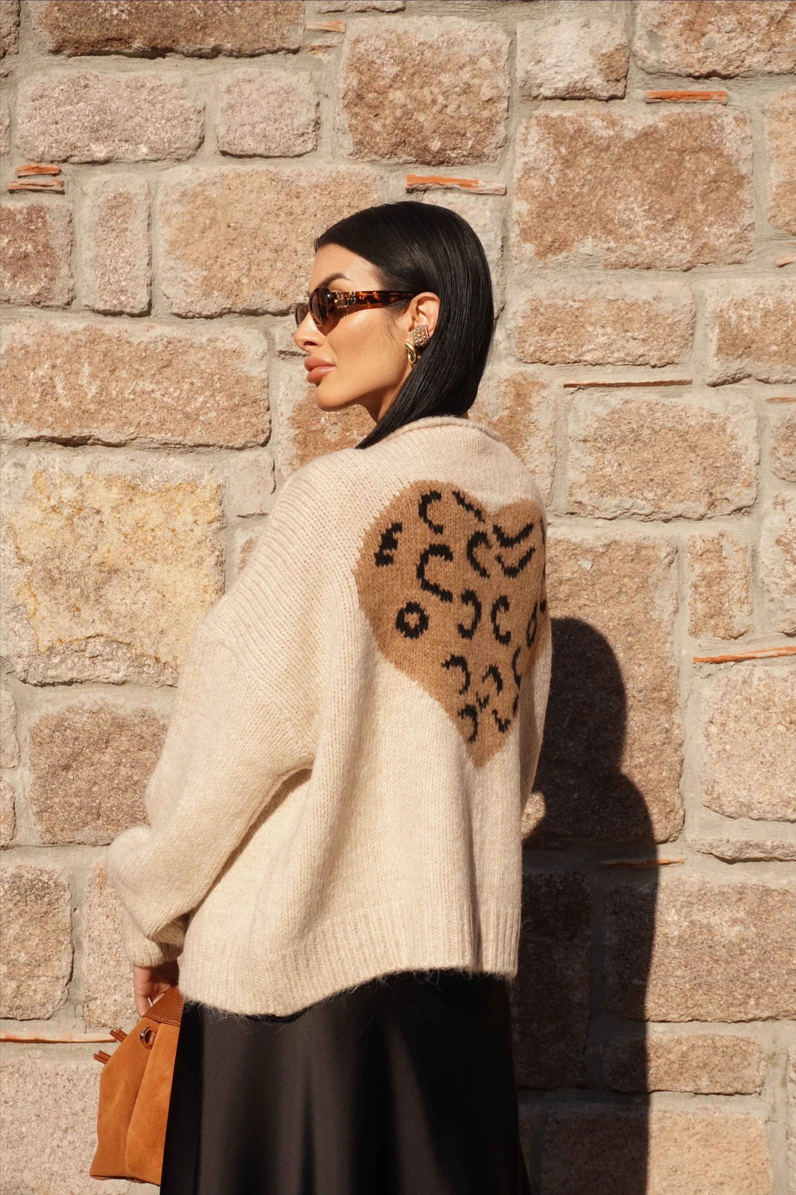 Sırt Leopar Kalpli Bej Bağlamalı Triko Hırka