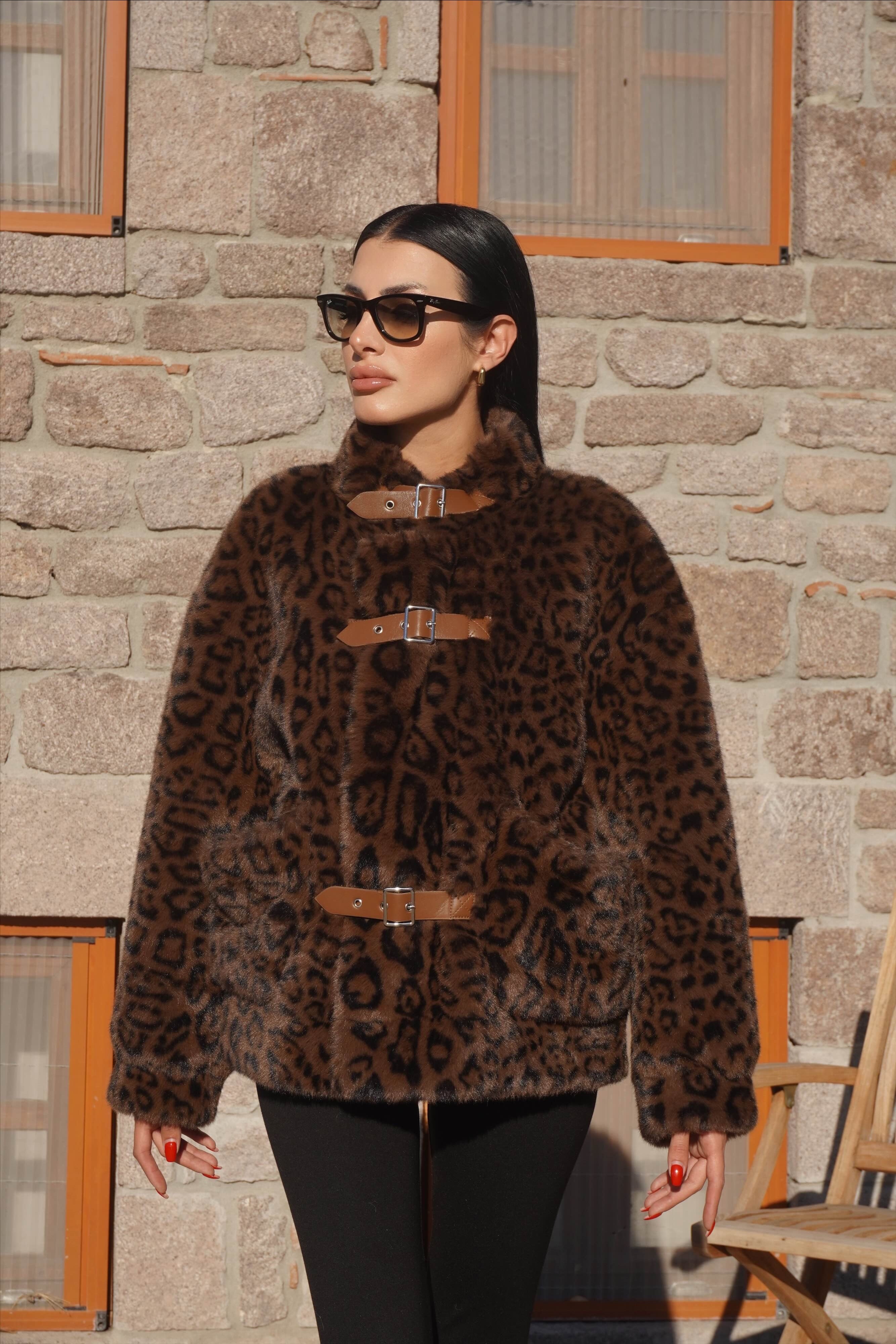 İthal Tasarım Premium Kemer Detaylı Leopar Desen Kürk 