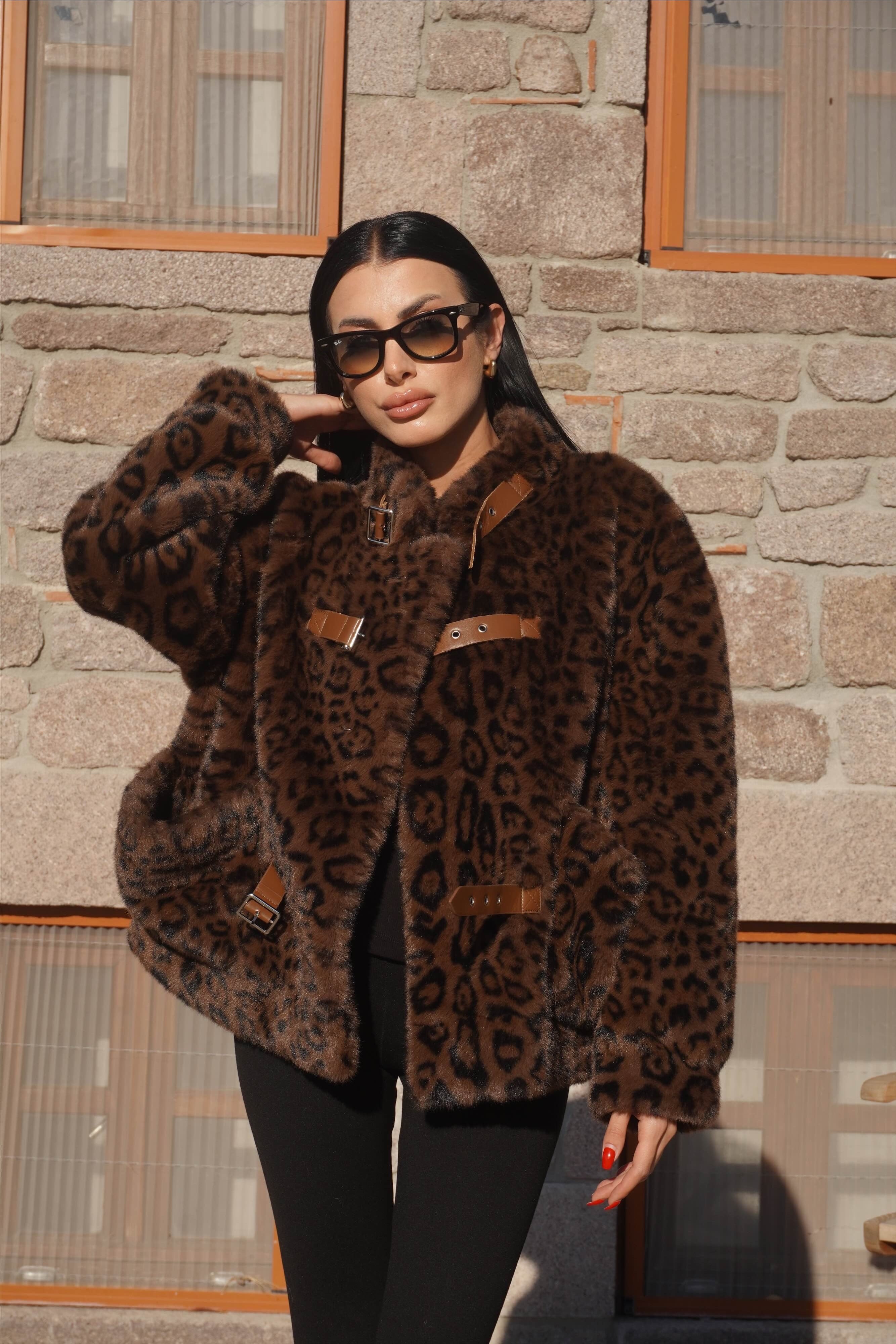 İthal Tasarım Premium Kemer Detaylı Leopar Desen Kürk 