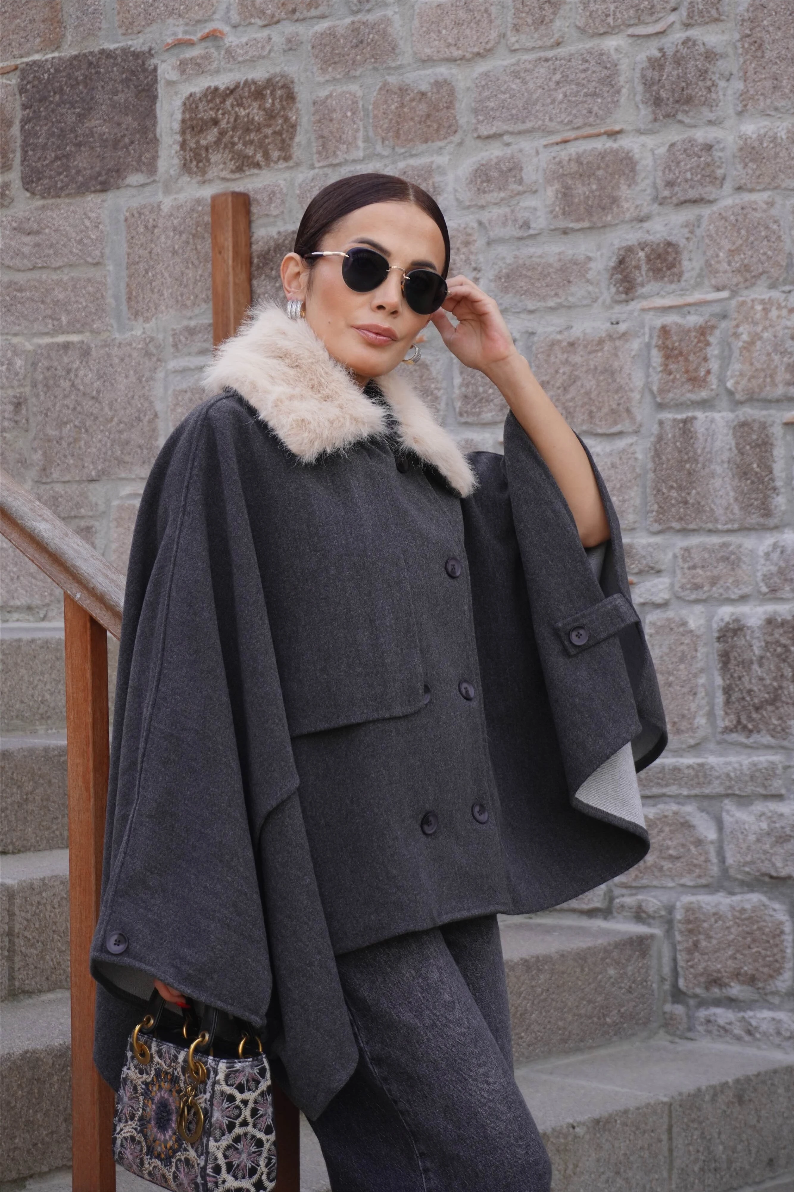 Portatif Kürk Yaka Kaşe Gri Panço