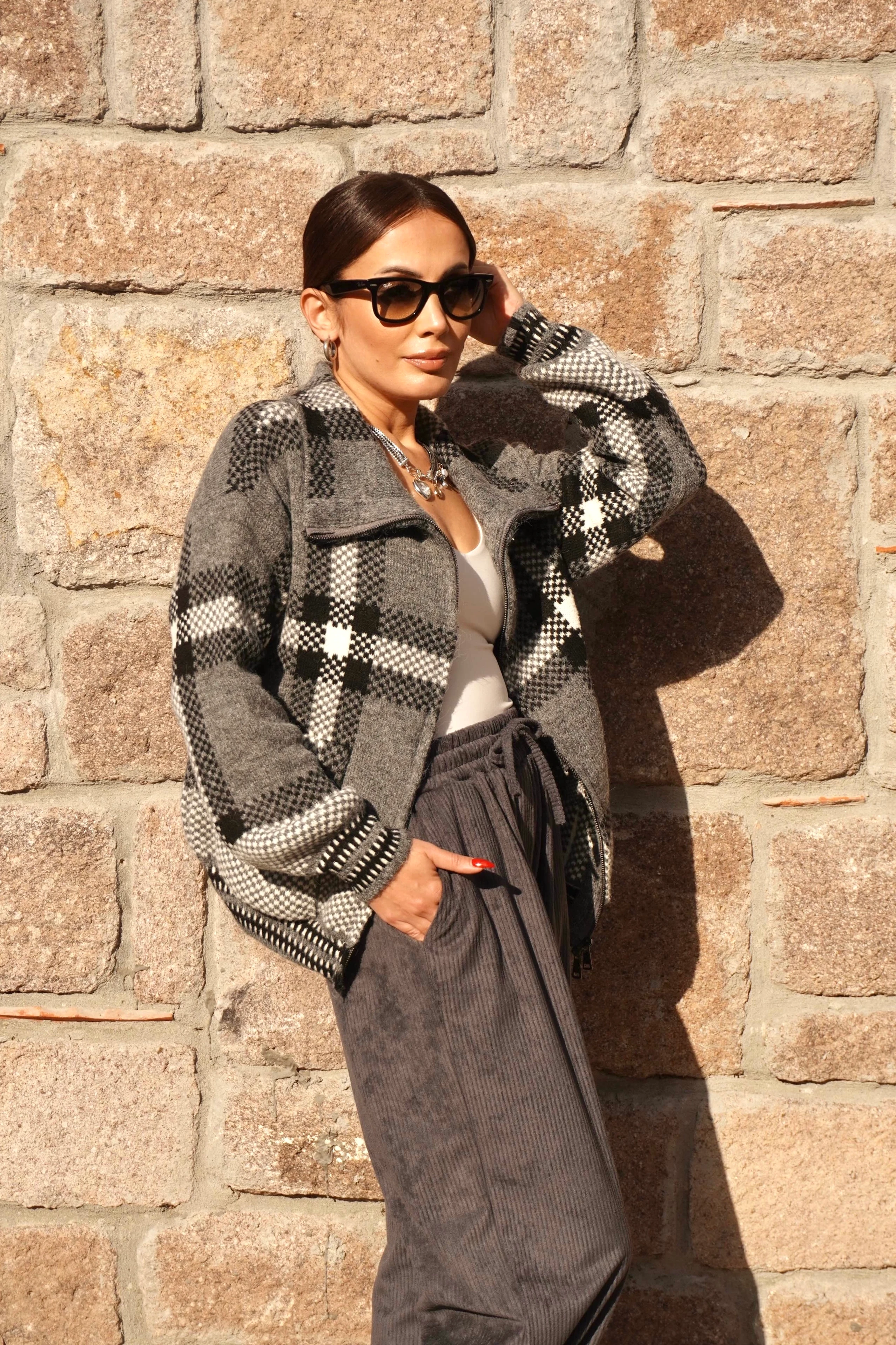 Fermuarlı Gri-Siyah Hırka