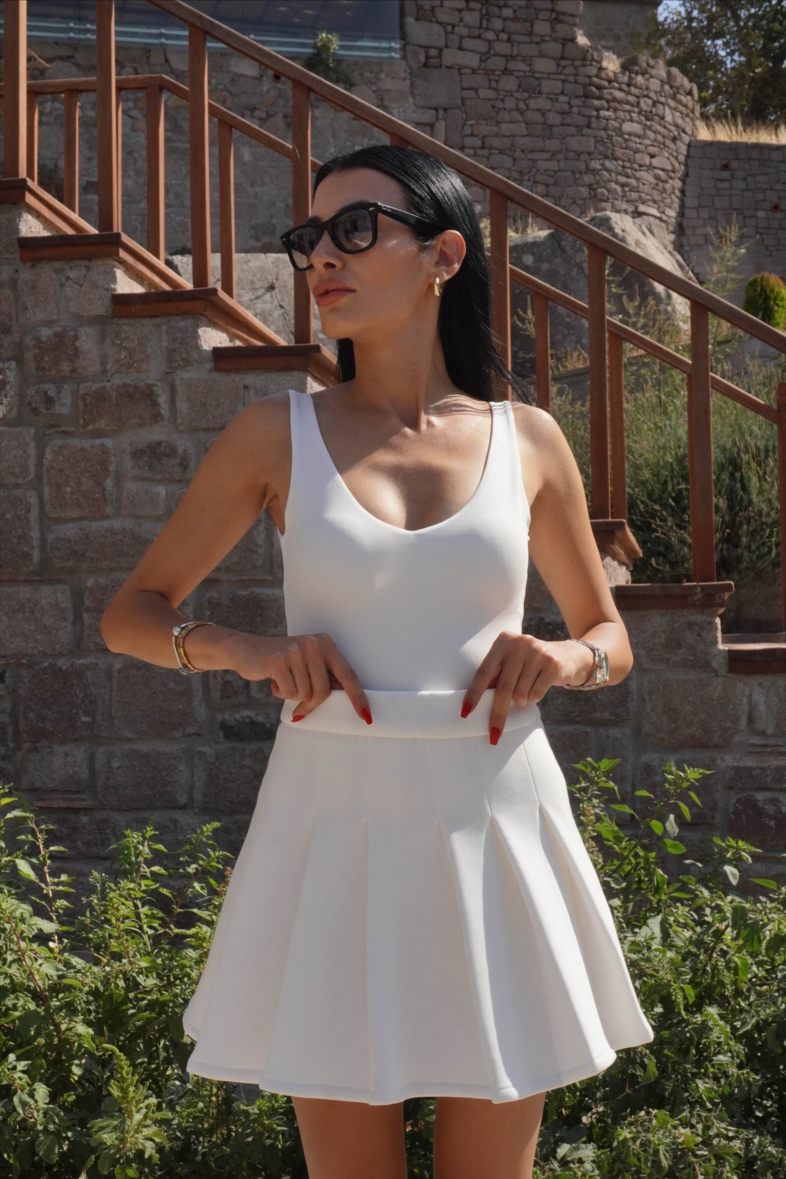 Oversize Beyaz Pileli Etek Takım