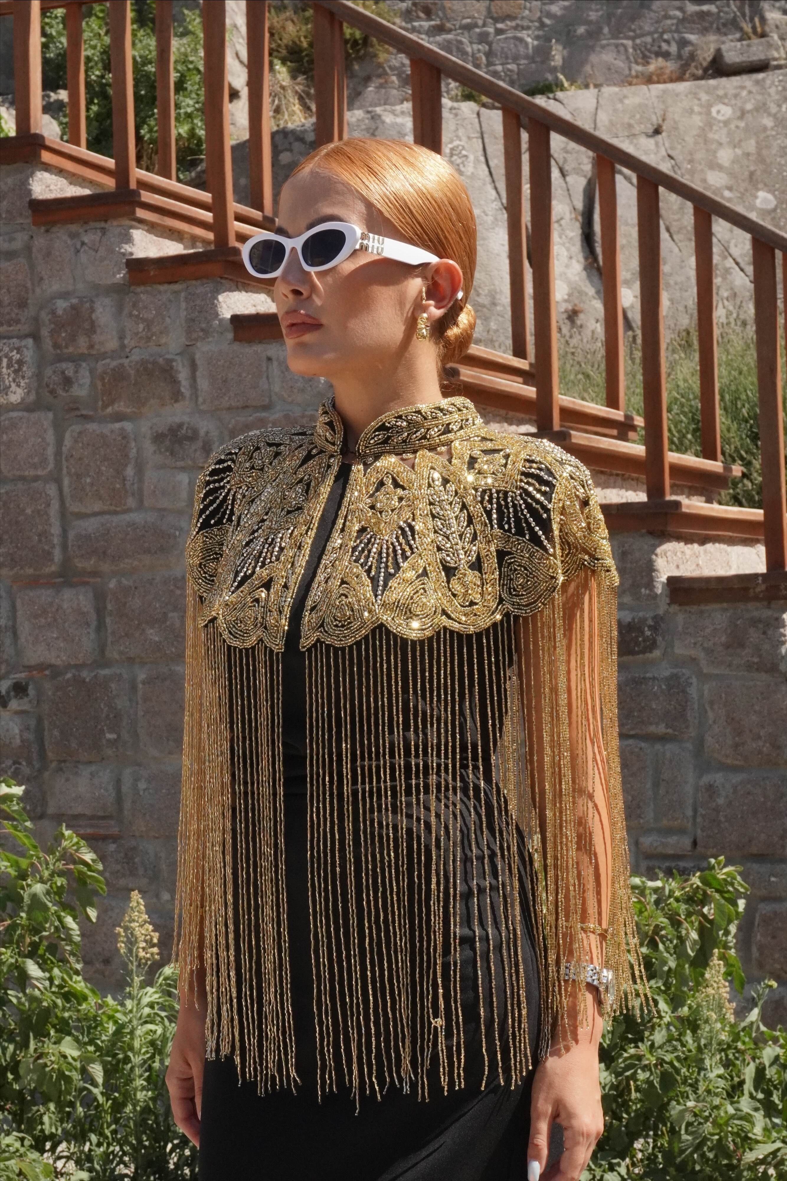 İthal Tasarım Tamamlayıcı Pelerin 