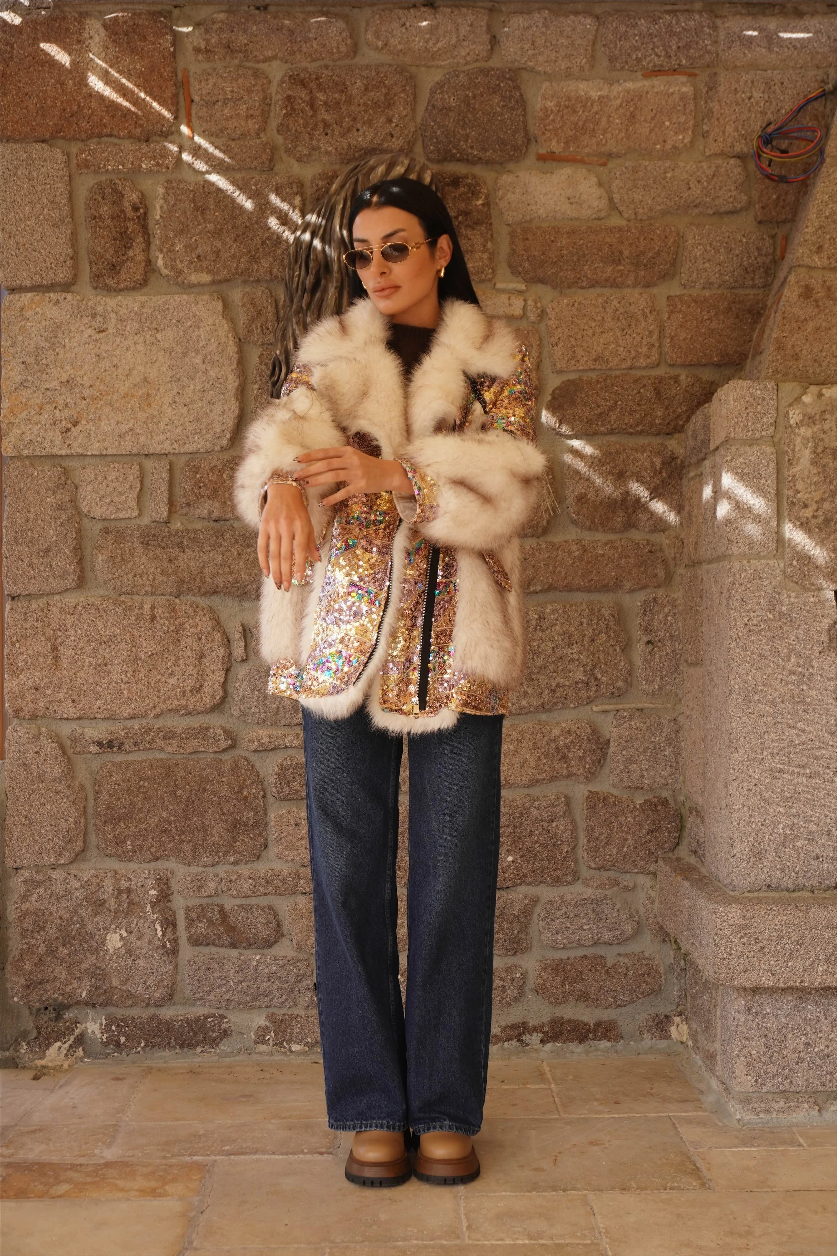 İthal Tasarım Renkli Pullu Kürk Mont 