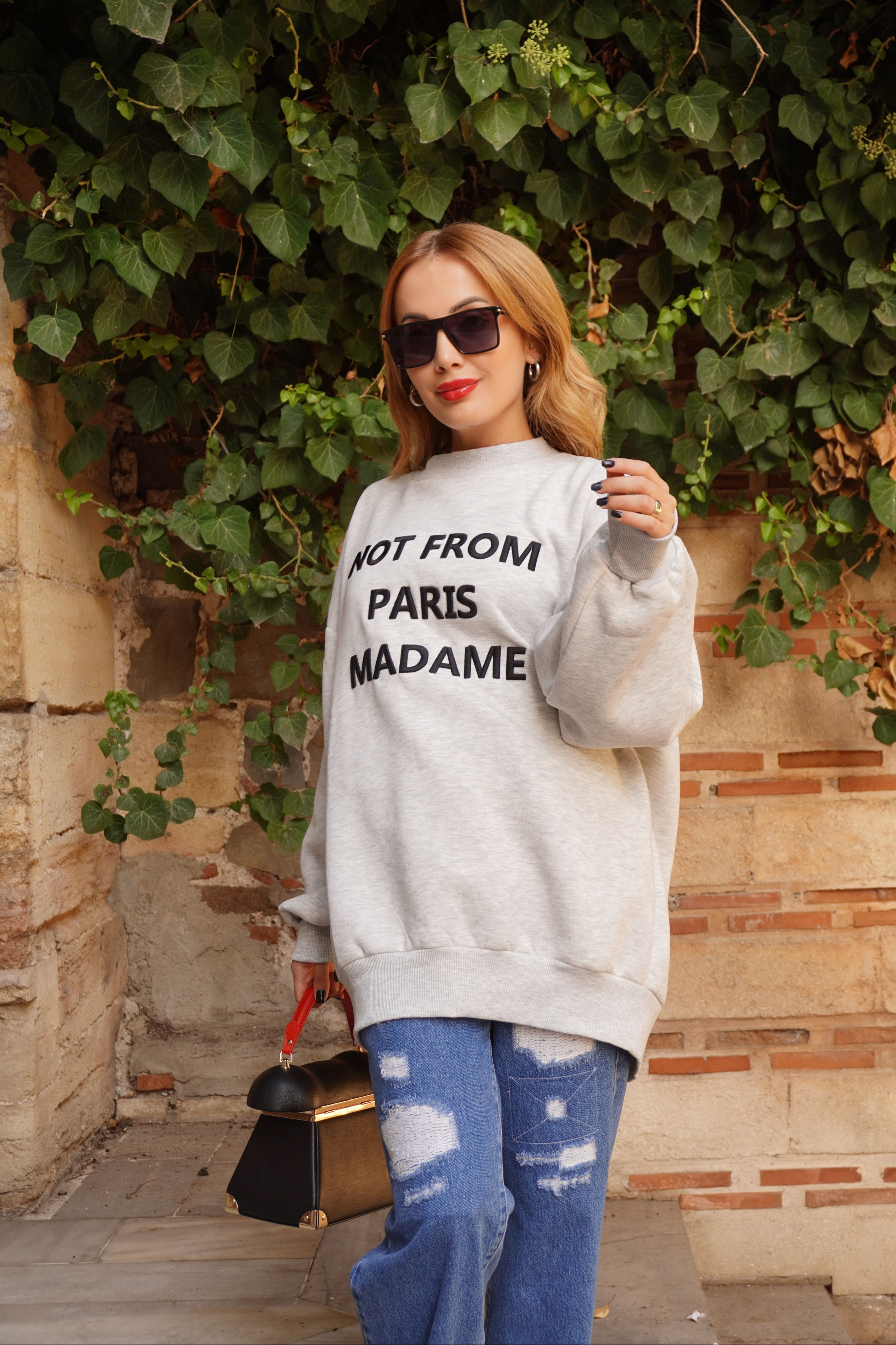 Nakış İşlemeli Oversize Şardonlu Sweat