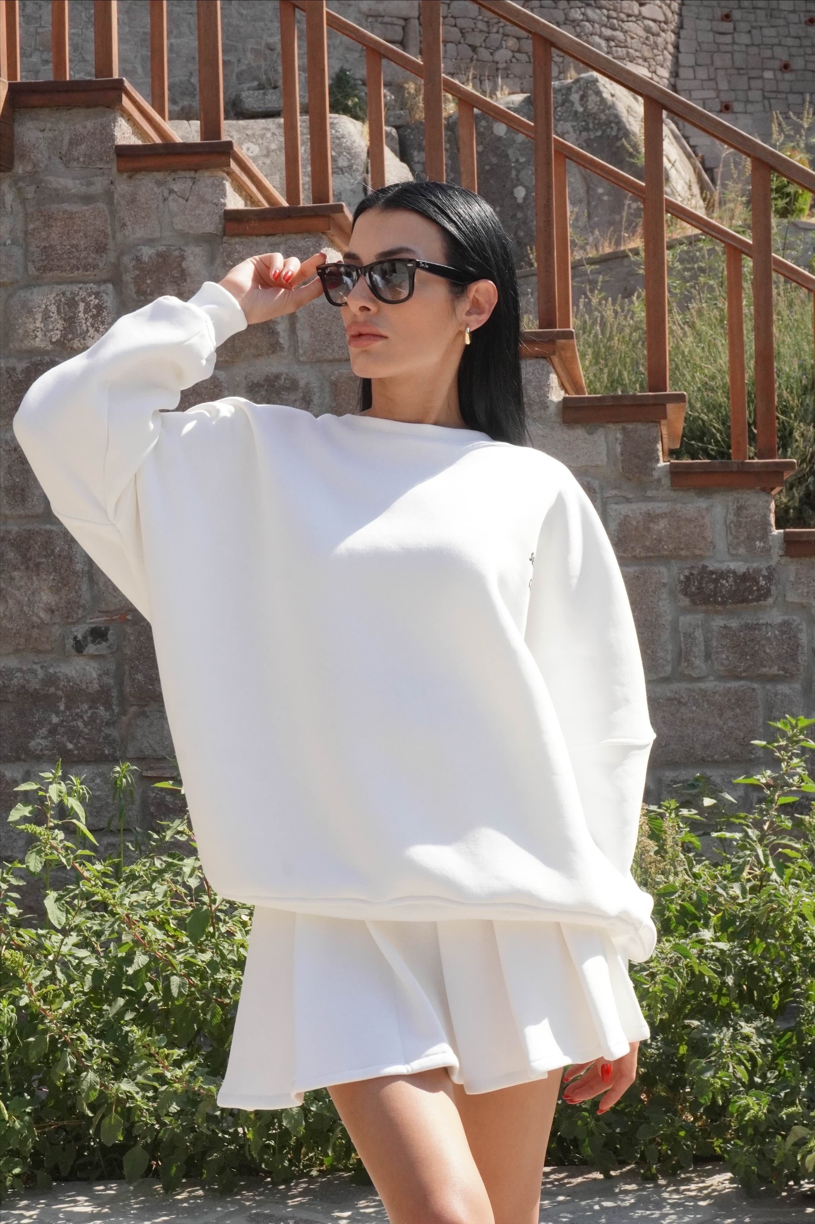 Oversize Beyaz Pileli Etek Takım
