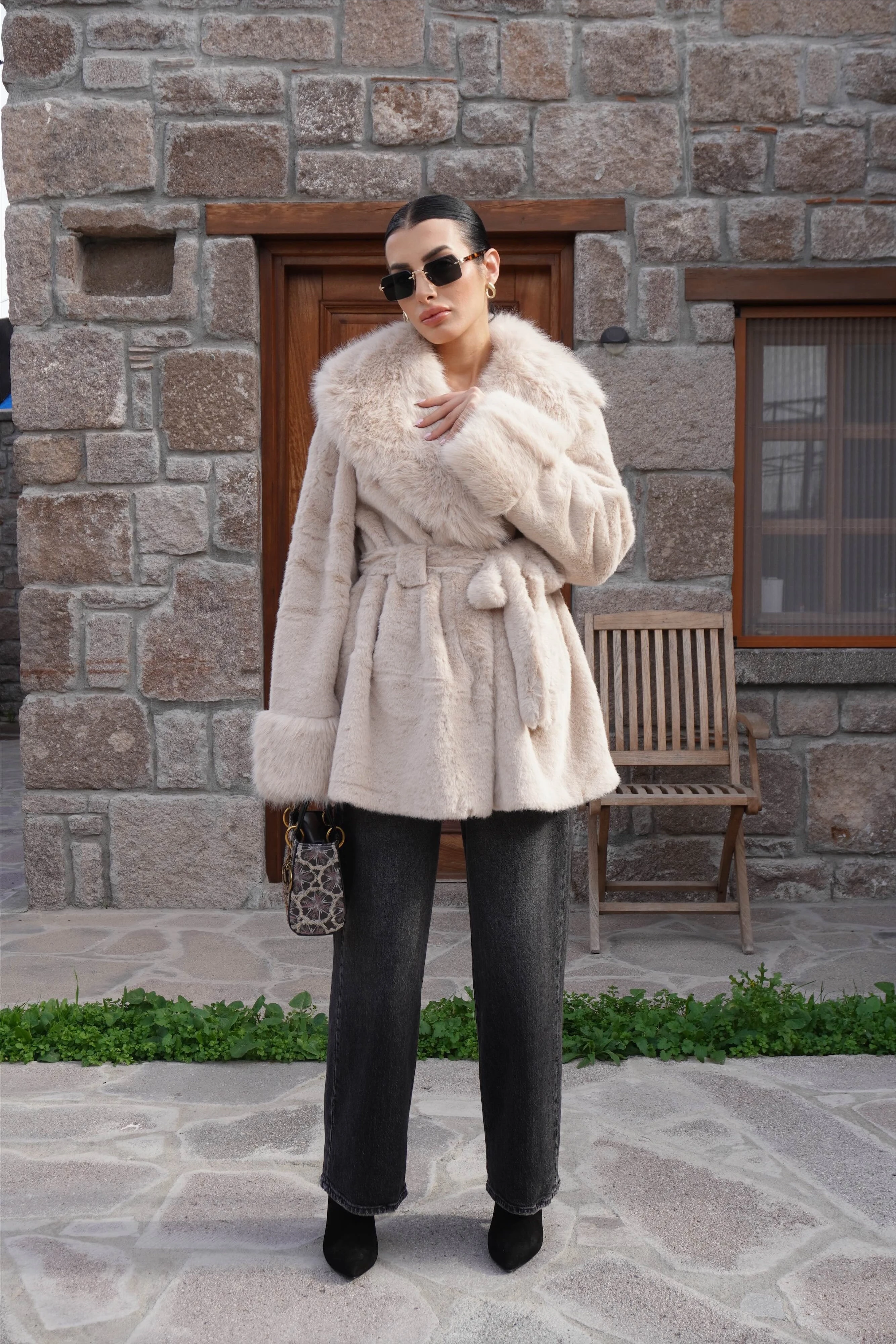 İthal Premium Kürk Yaka Bej Peluş Kaban