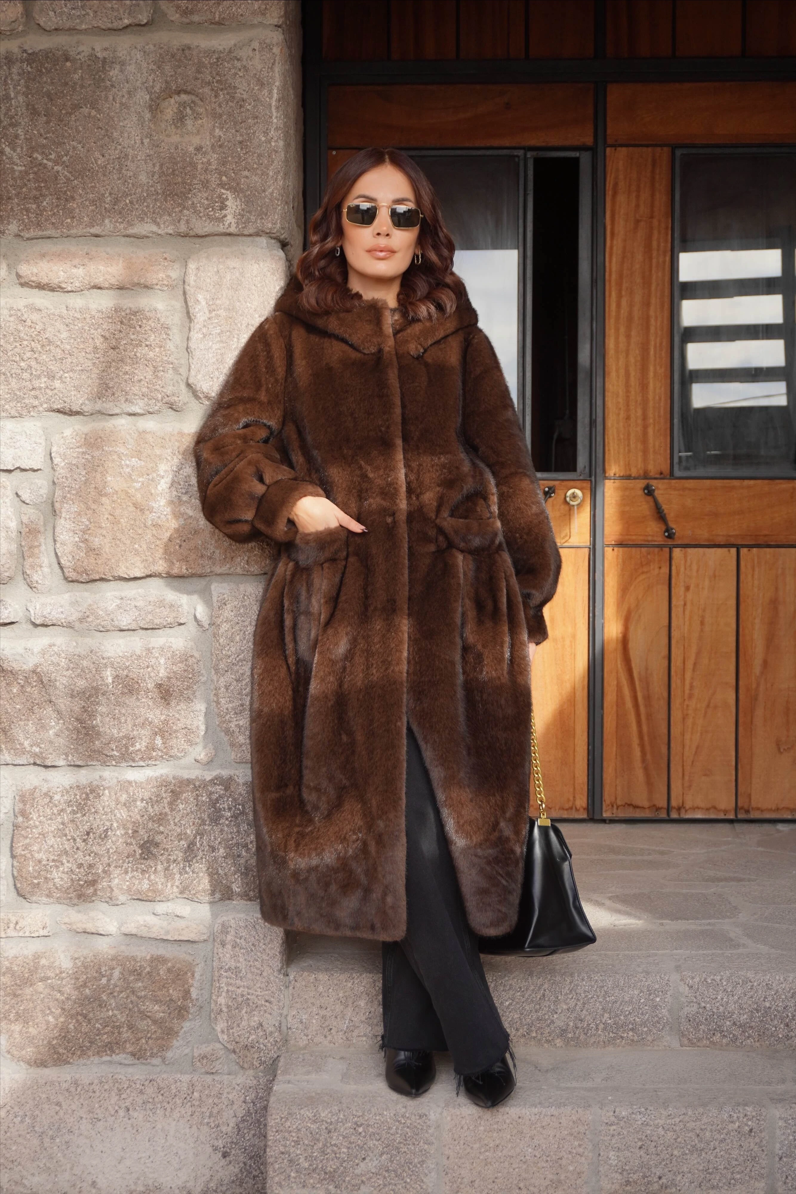 İthal Premium Vintage Görünümlü Kapüşonlu Çikolata Kahve Lüx Kürk Mont