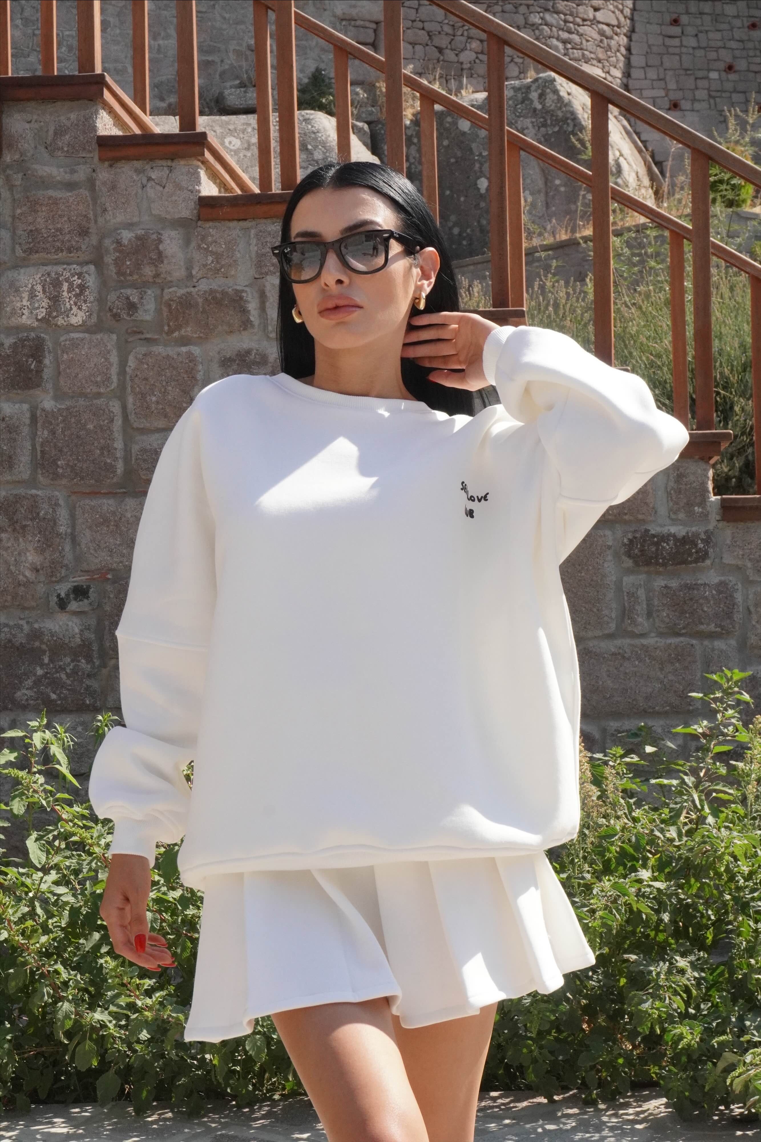 Oversize Beyaz Pileli Etek Takım
